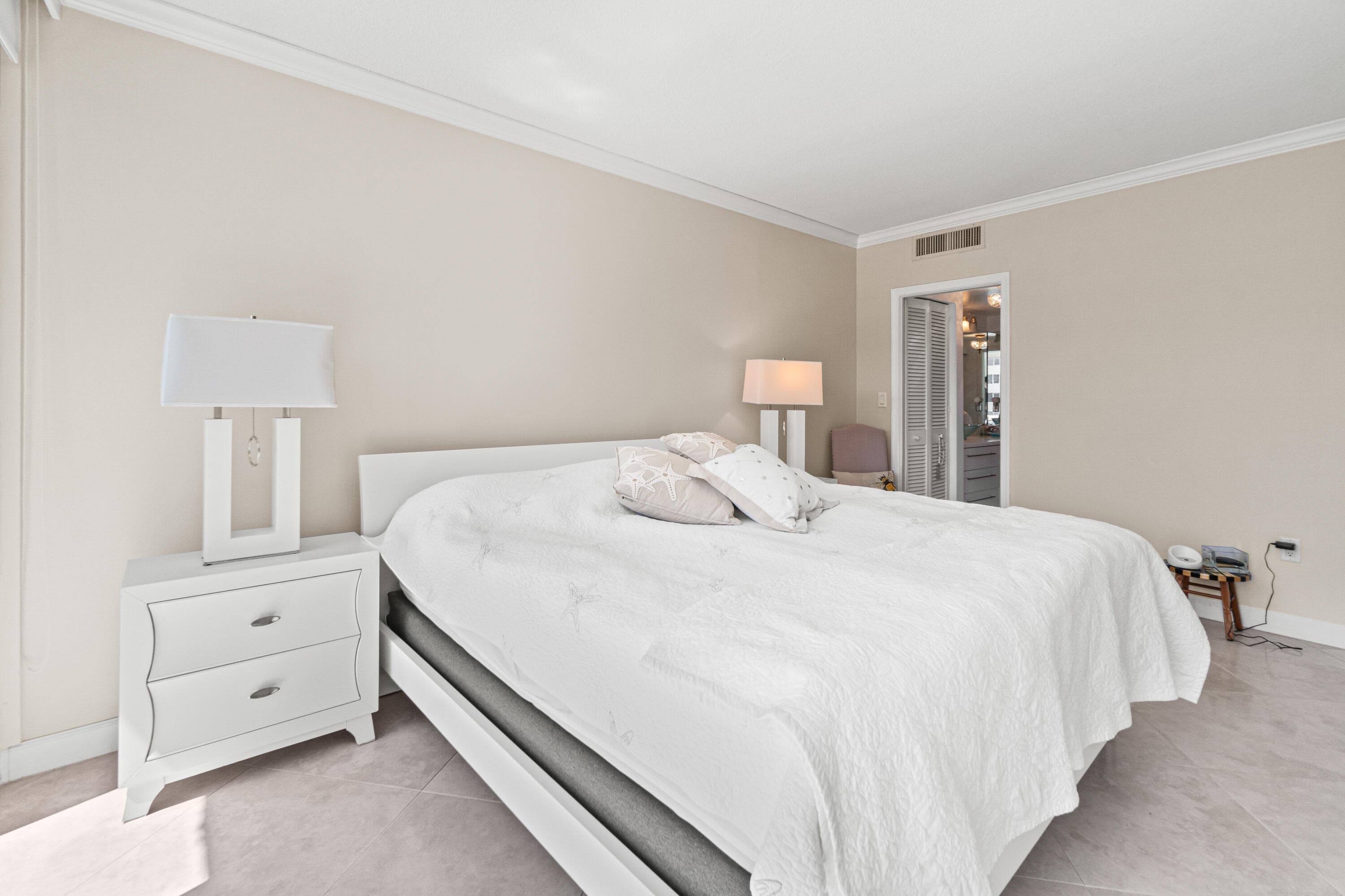 2760 S Ocean Boulevard 313, Palm Beach, FL 33480 — photo 15 of 30