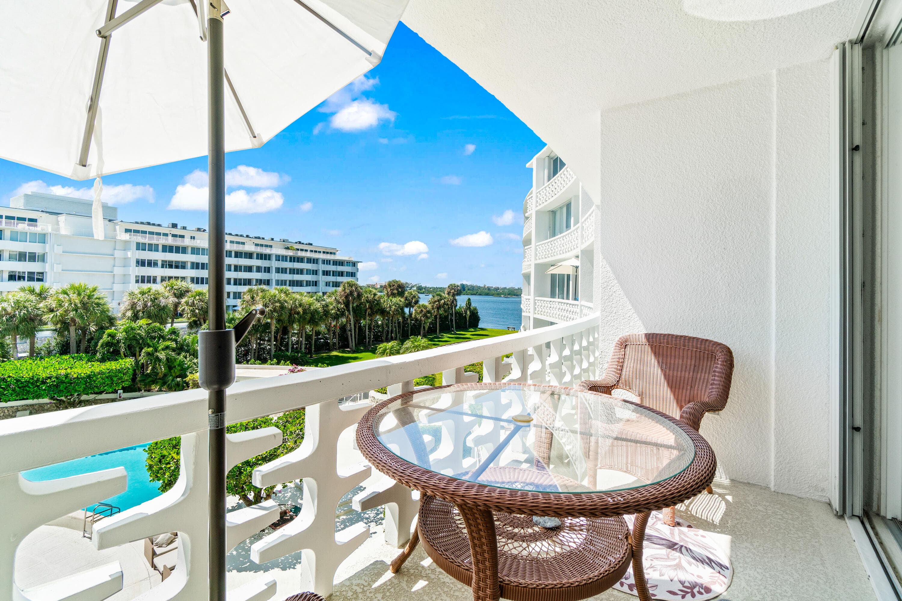 2760 S Ocean Boulevard 313, Palm Beach, FL 33480 — photo 2 of 30