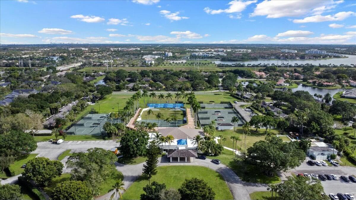 11863 Wimbledon Circle 446, Wellington, FL 33414 — photo 38 of 53