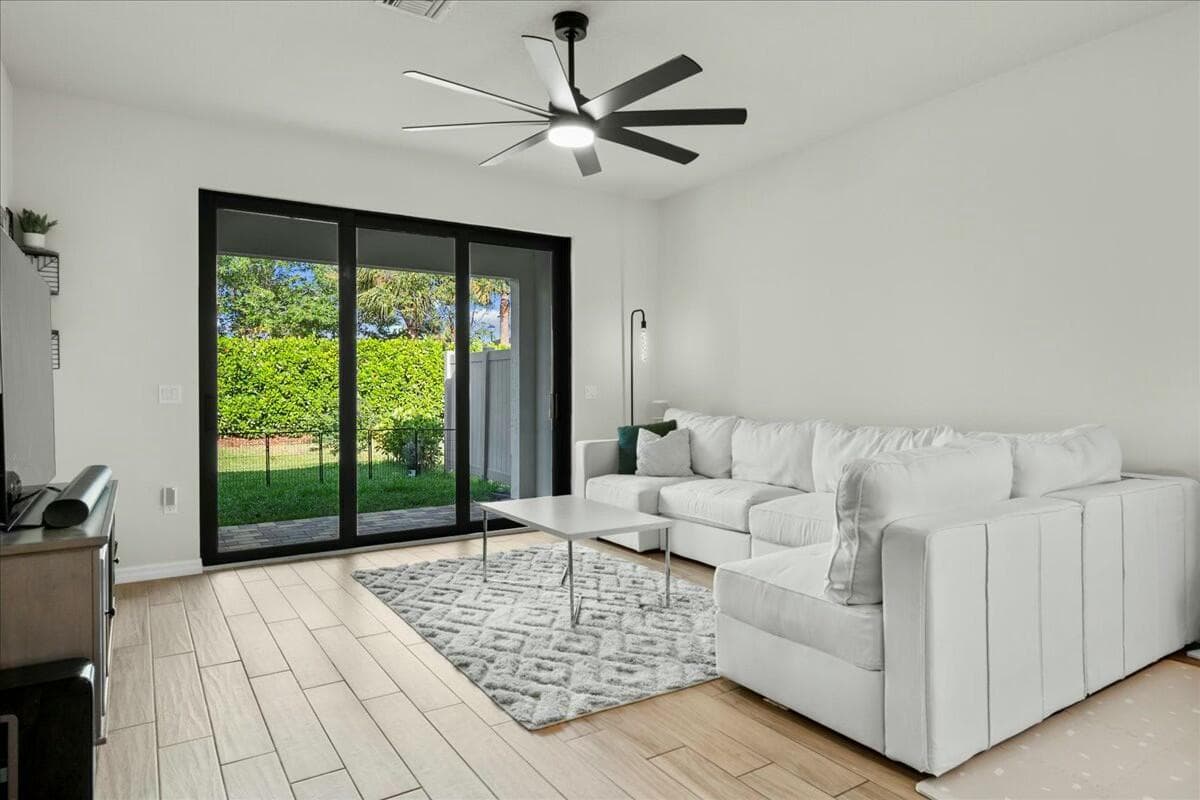 4801 Chantilly Road, Lake Worth, FL 33467 — photo 7 of 54
