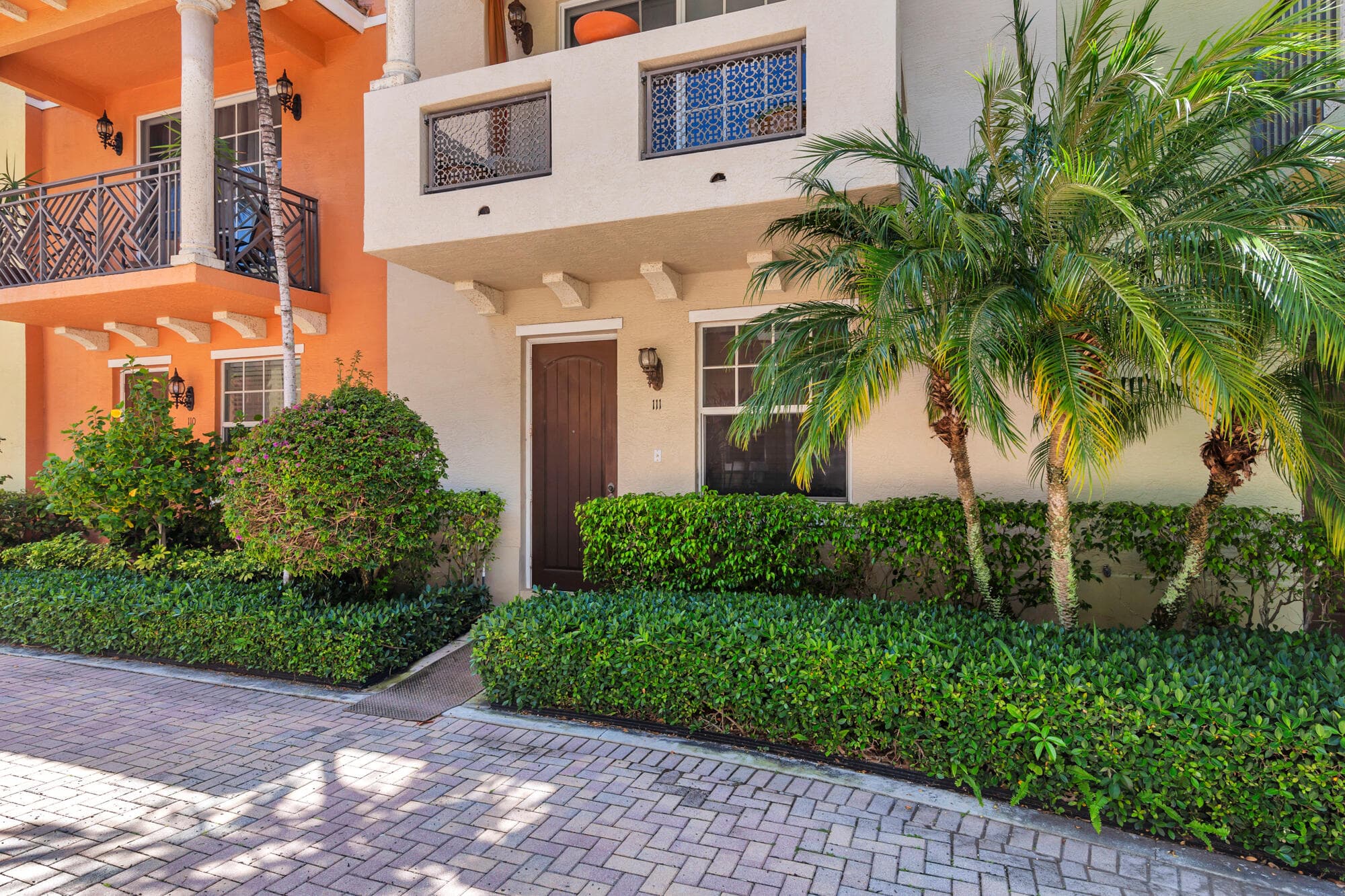 219 N L Street 111, Lake Worth Beach, FL 33460 — photo 1 of 32