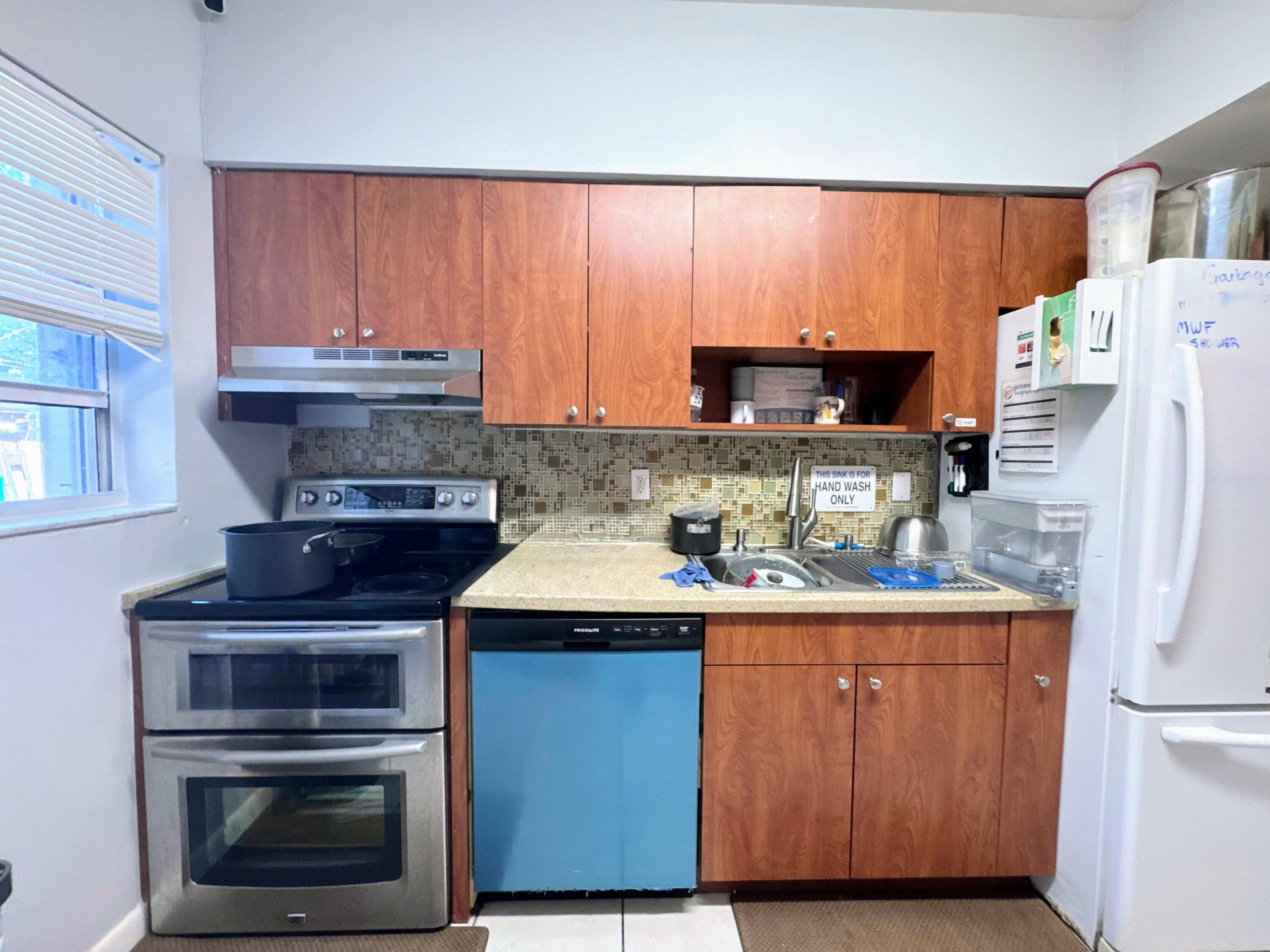 900 N 24th Avenue, Hollywood, FL 33020 — photo 10 of 13