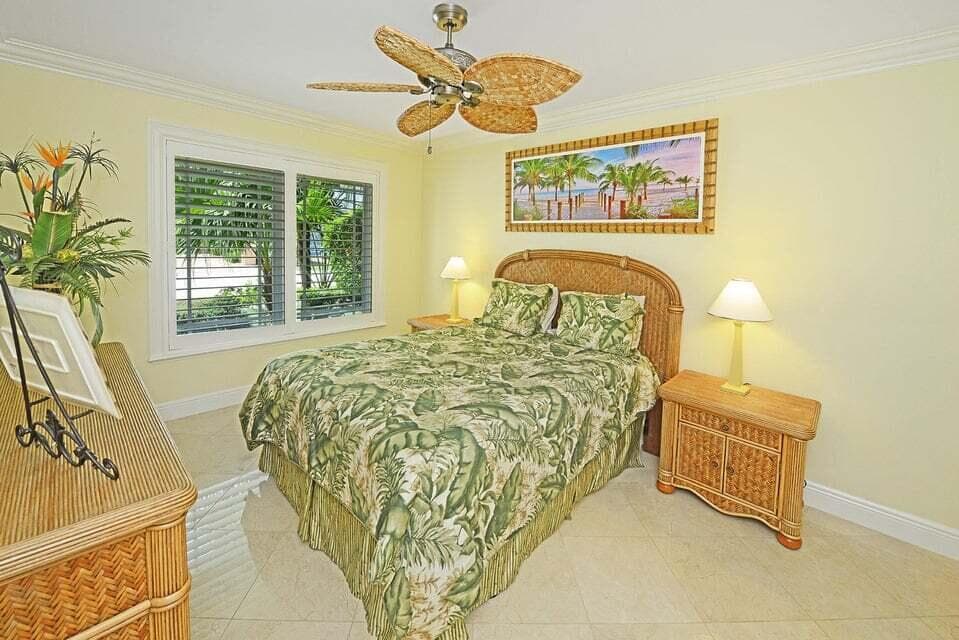 885 NE Mulberry Drive, Boca Raton, FL 33487 — photo 17 of 29