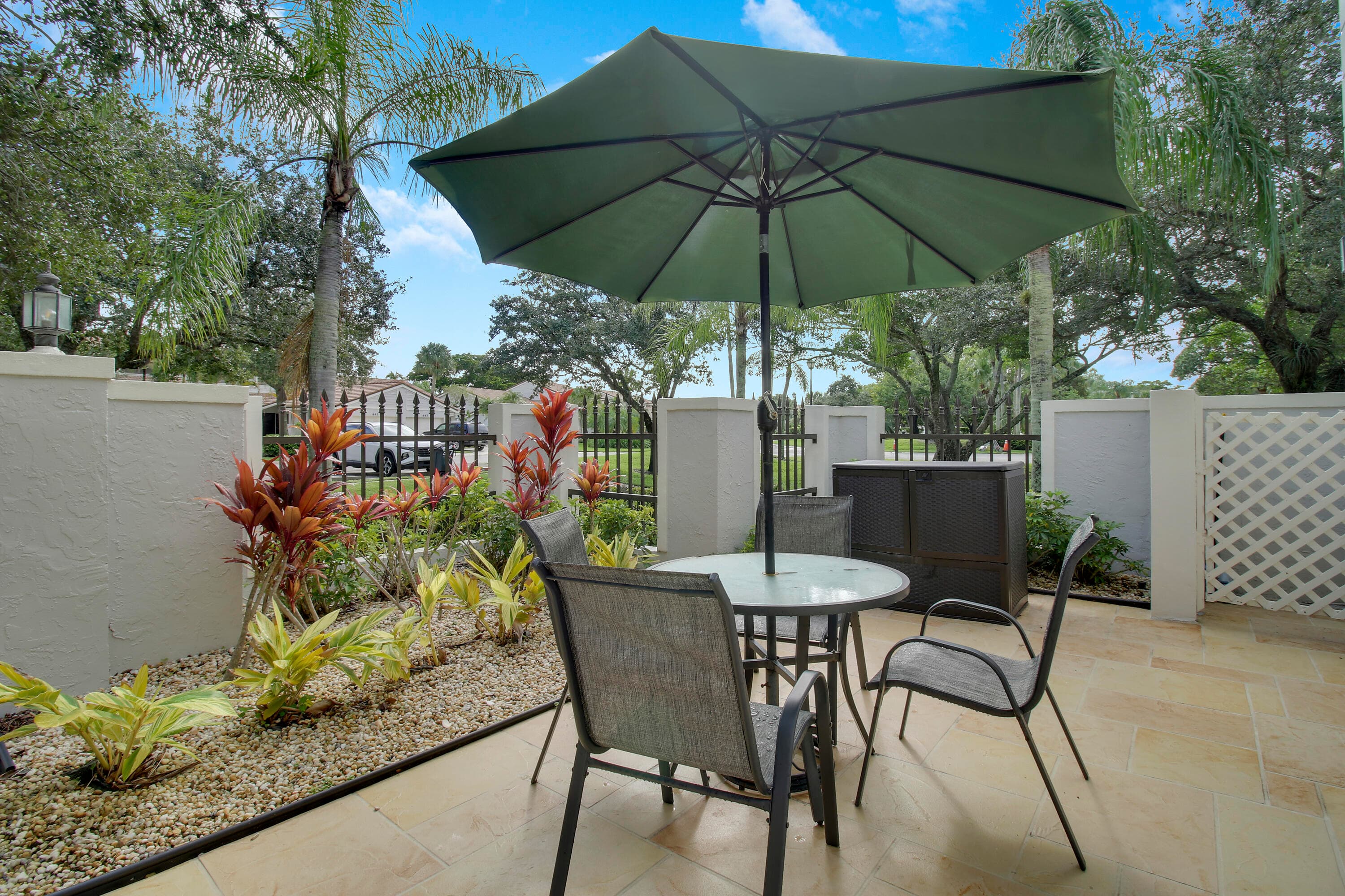 377 Prestwick Lane 2, Palm Beach Gardens, FL 33418 — photo 6 of 41
