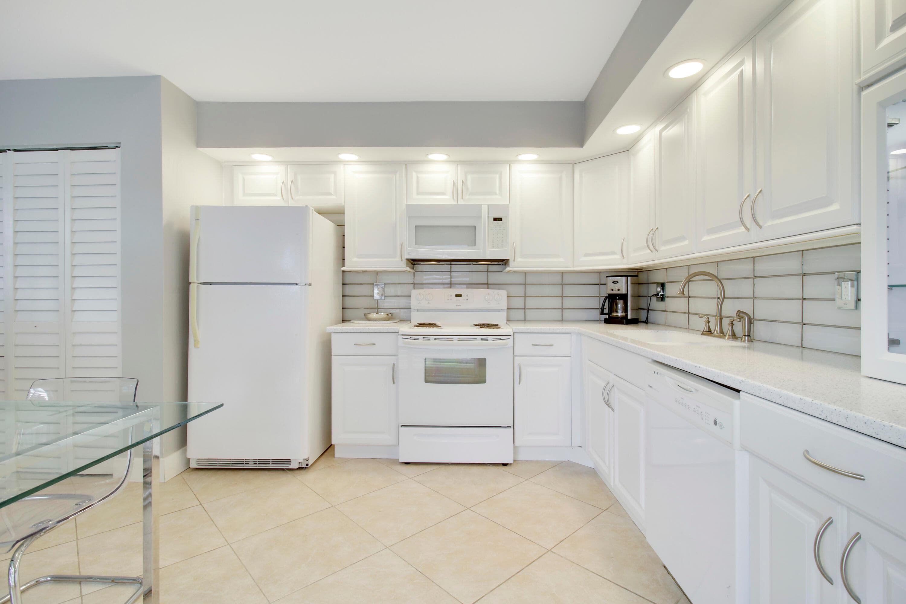 377 Prestwick Lane 2, Palm Beach Gardens, FL 33418 — photo 19 of 41