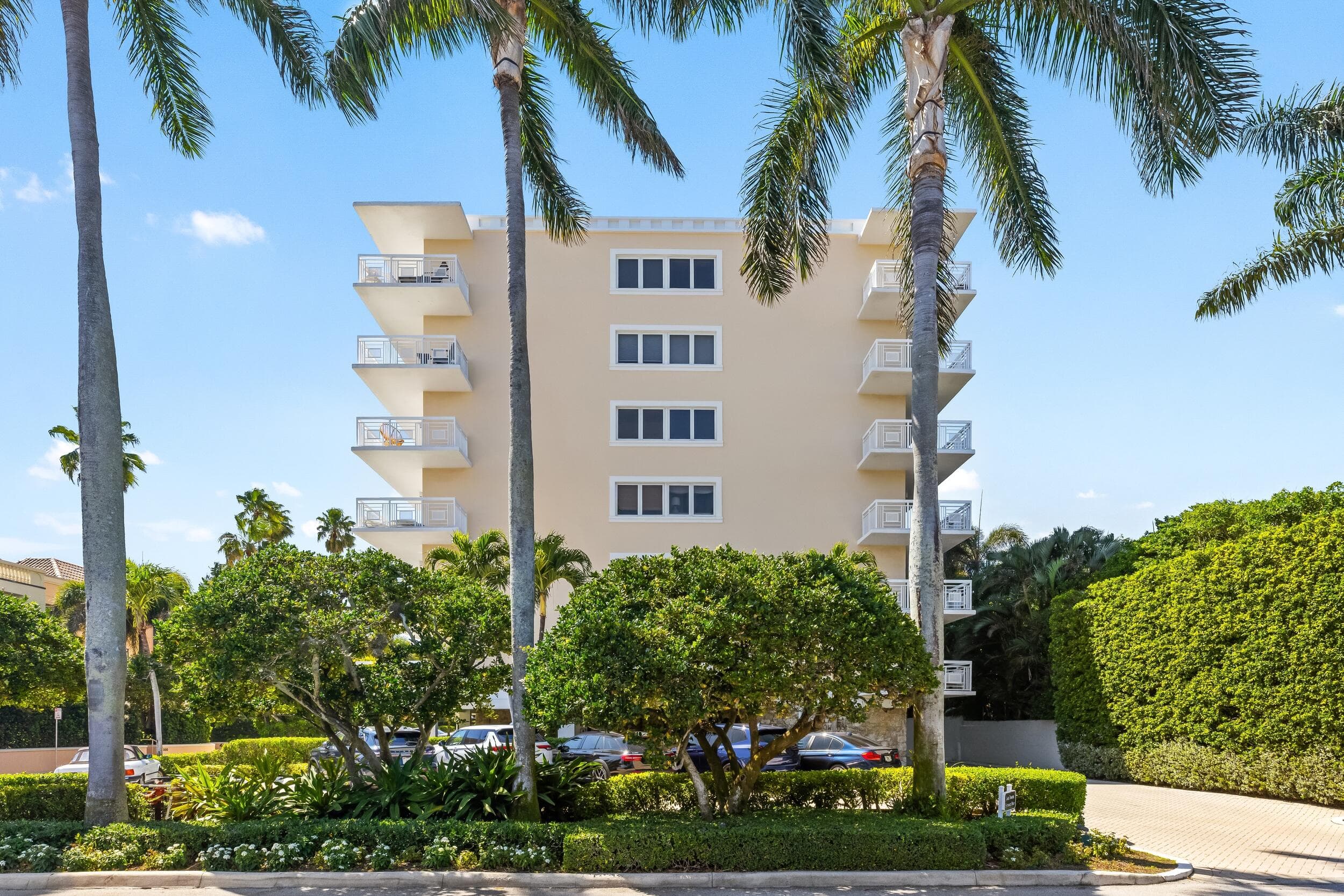 250 Bradley Place 307, Palm Beach, FL 33480 — photo 16 of 17