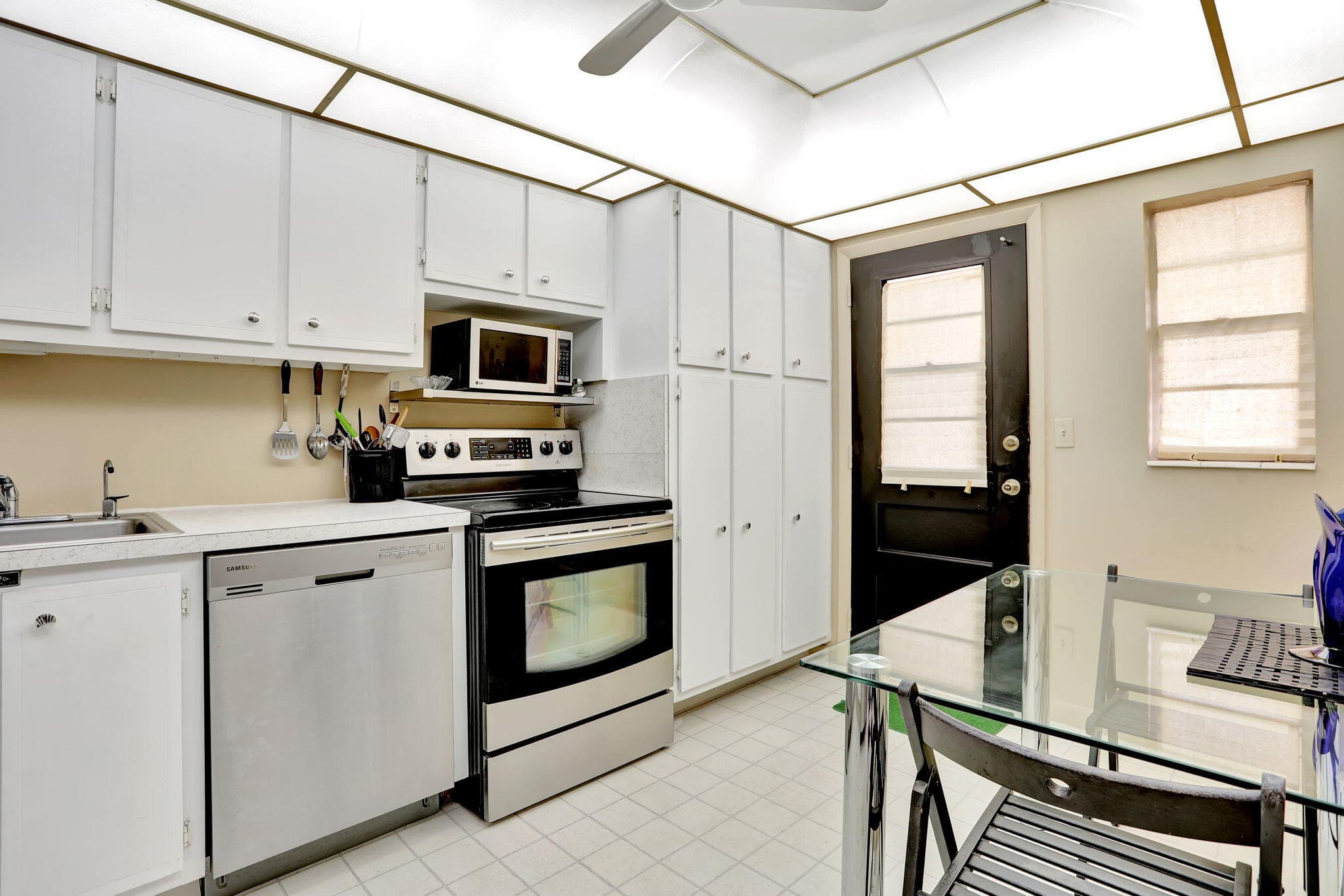 2951 NW 46th Avenue 201, Lauderdale Lakes, FL 33313 — photo 9 of 61