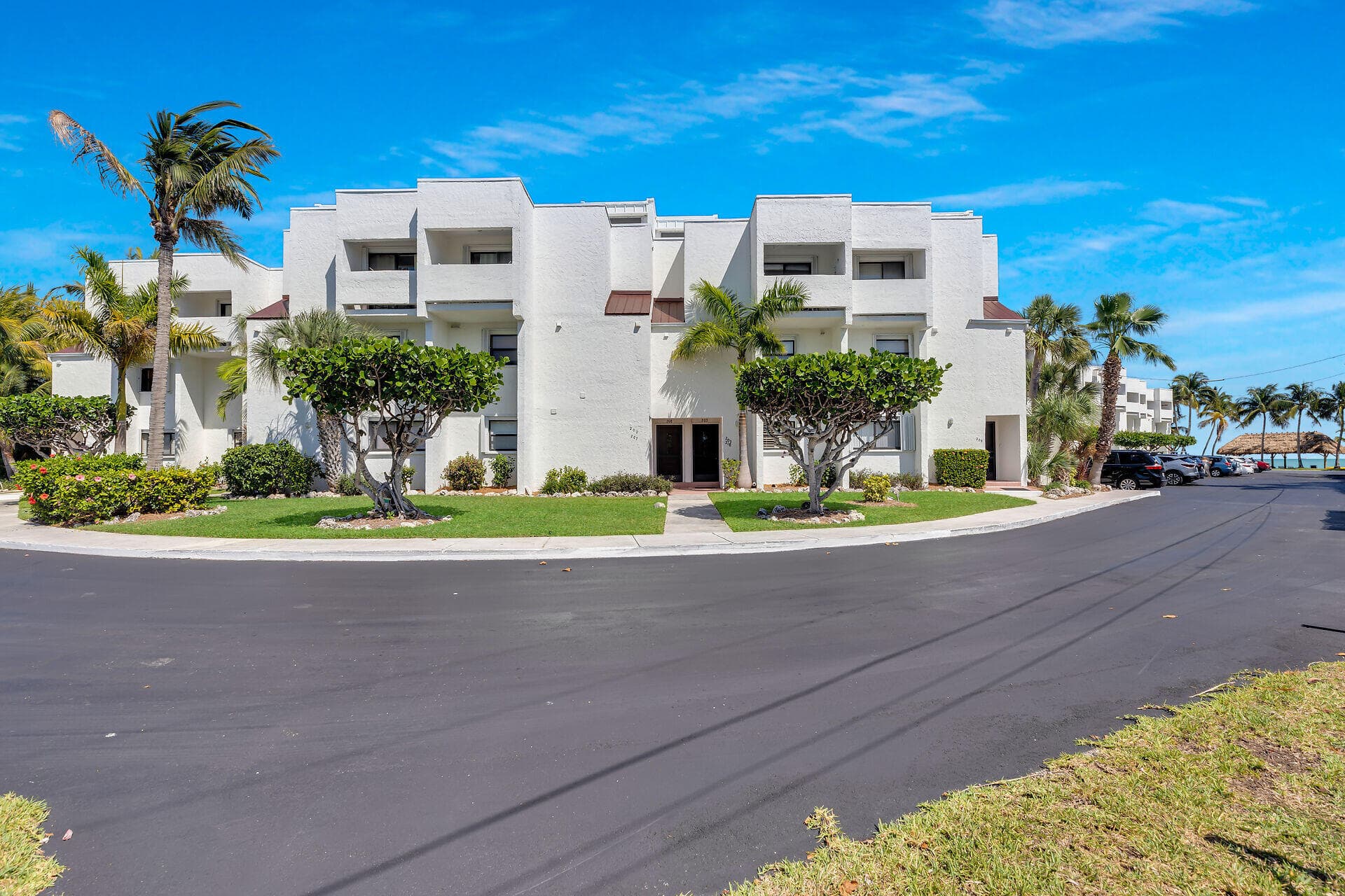 601 W Ocean Dr Drive 203a, Key Colony Beach, FL 33051 — photo 10 of 40