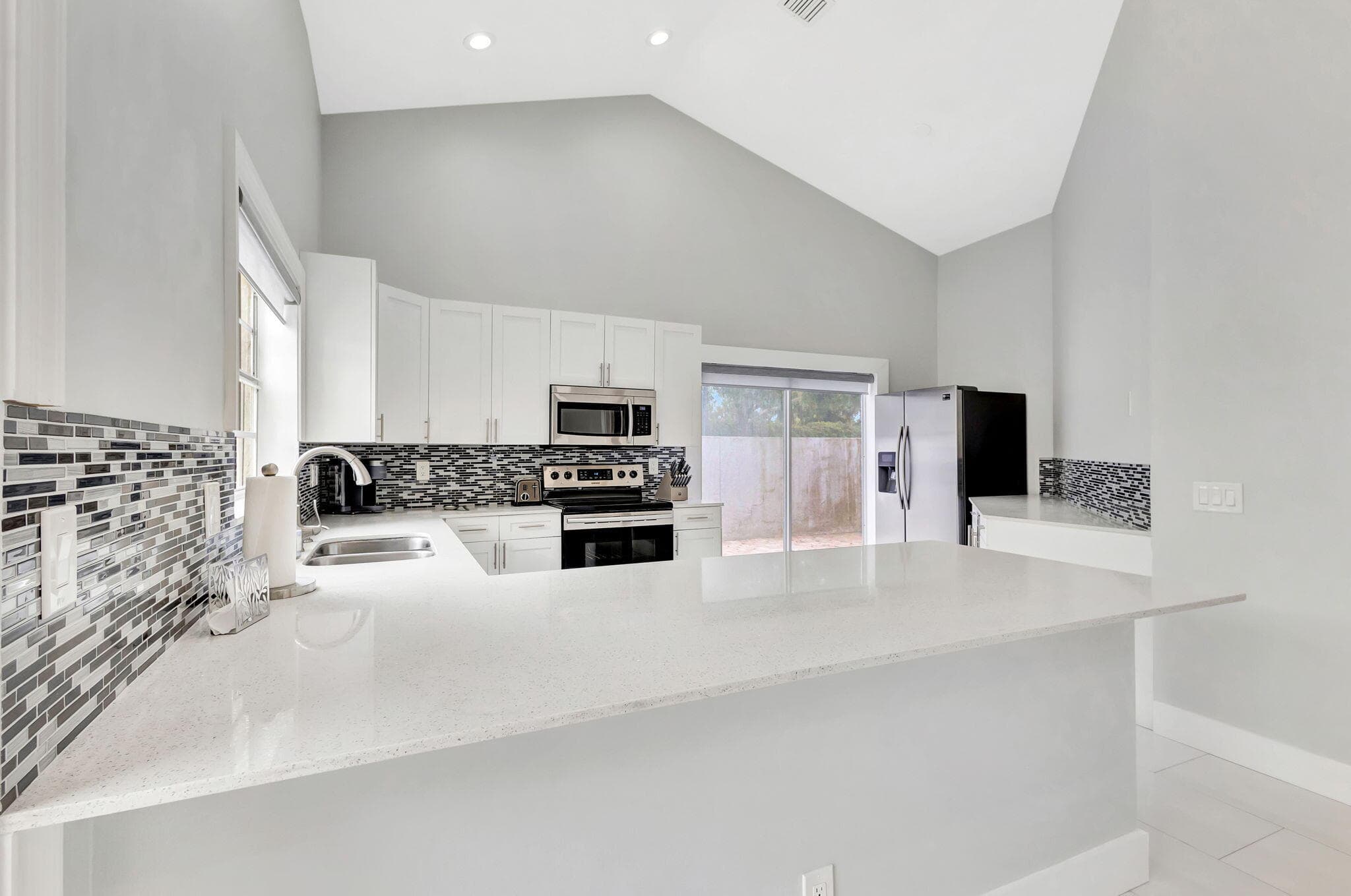 7 Wyndham Lane, Palm Beach Gardens, FL 33418 — photo 17 of 44