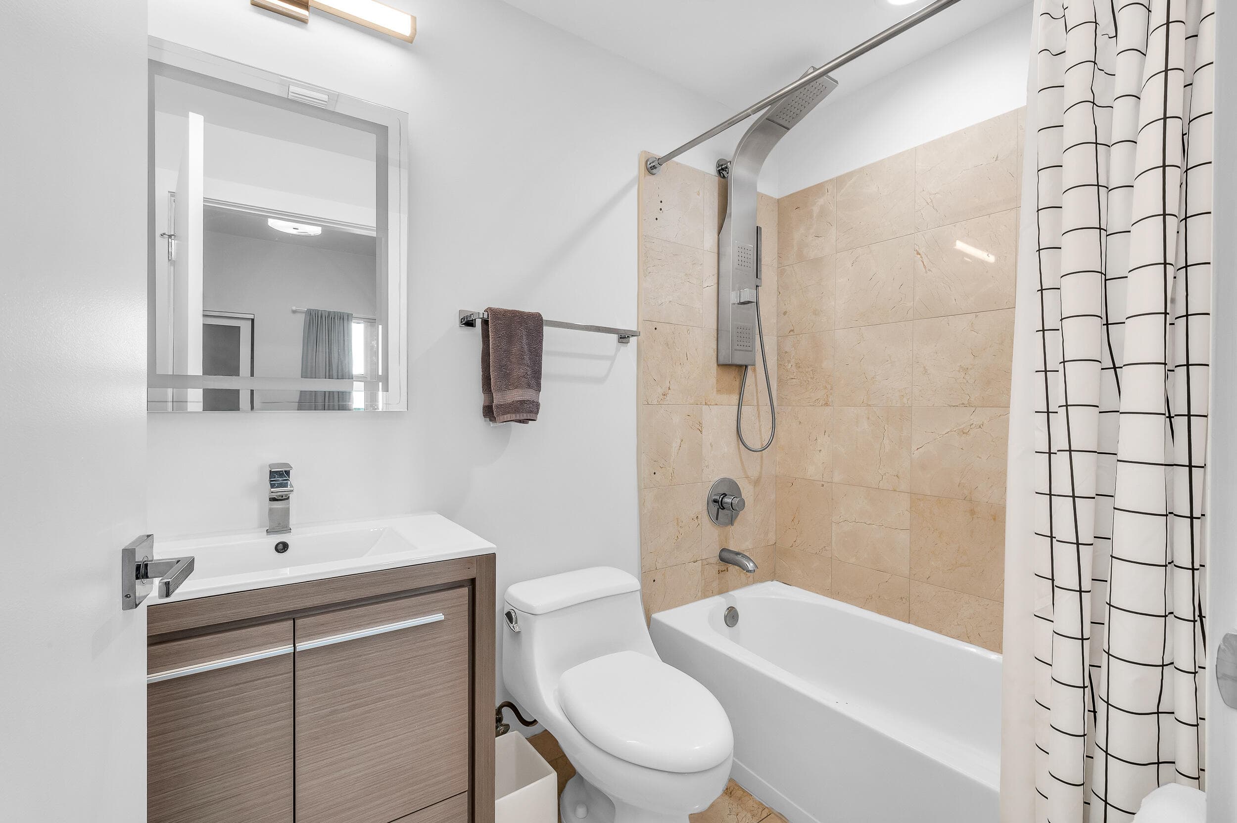 3330 NE 190th Street 1911, Aventura, FL 33180 — photo 12 of 32