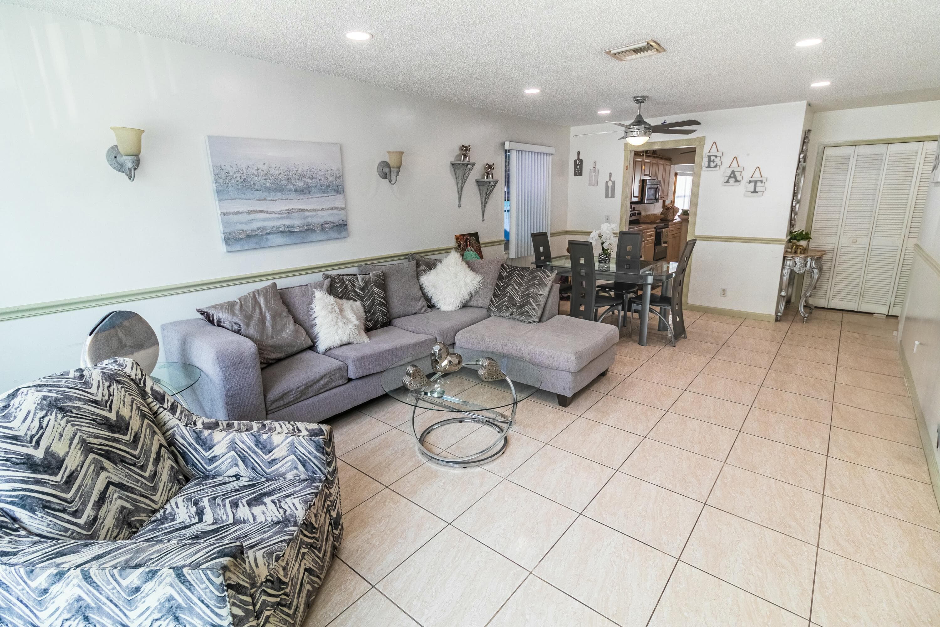 513 El Vedado, West Palm Beach, FL 33405 — photo 6 of 27