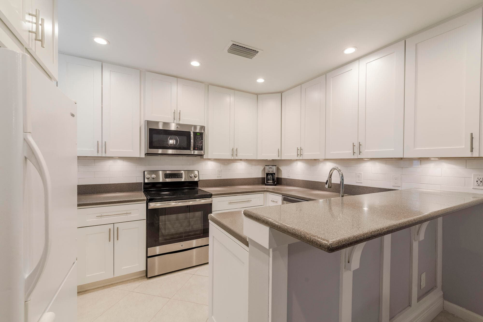 2403 Fairway Drive N, Jupiter, FL 33477 — photo 9 of 20