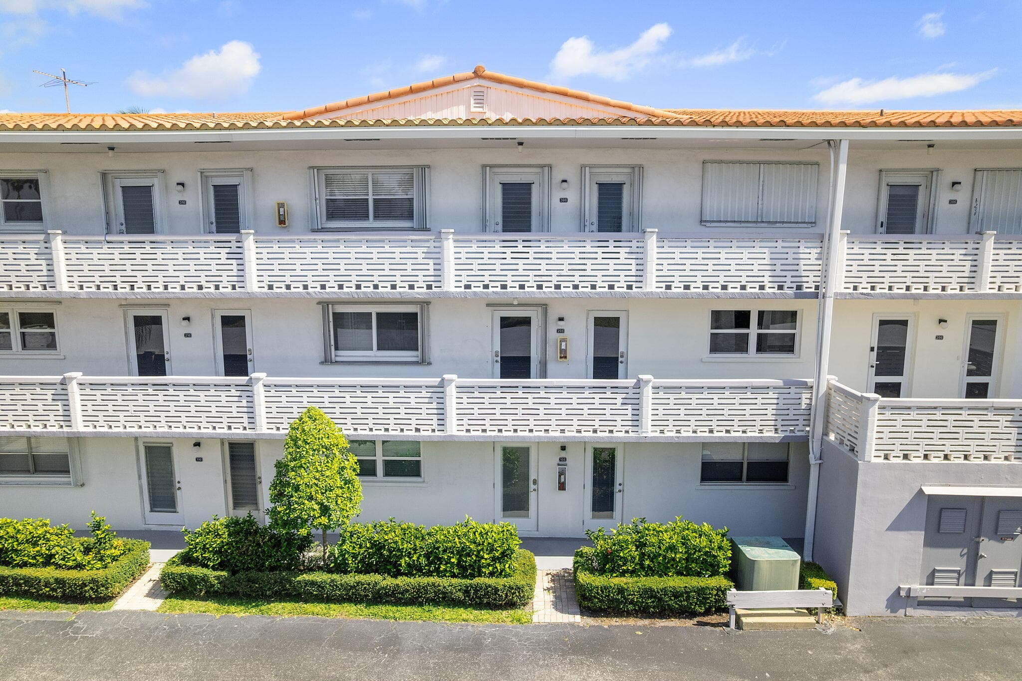 101 NE 19th Avenue 208, Deerfield Beach, FL 33441 — photo 14 of 28