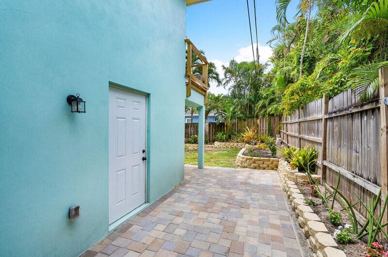 300 SE 7th Avenue, Delray Beach, FL 33483 — photo 4 of 33
