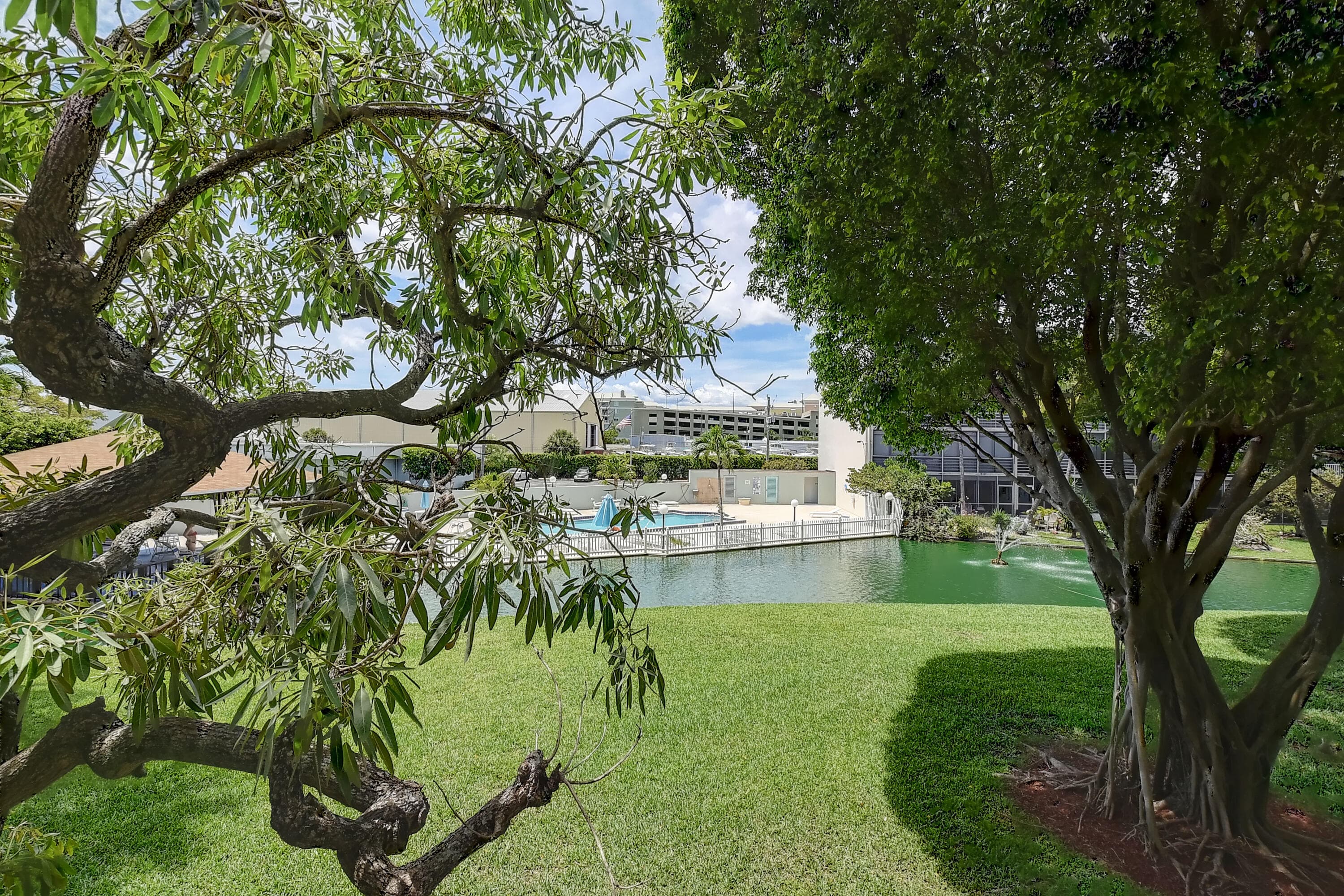 890 N Federal Highway 206, Lantana, FL 33462 — photo 23 of 37