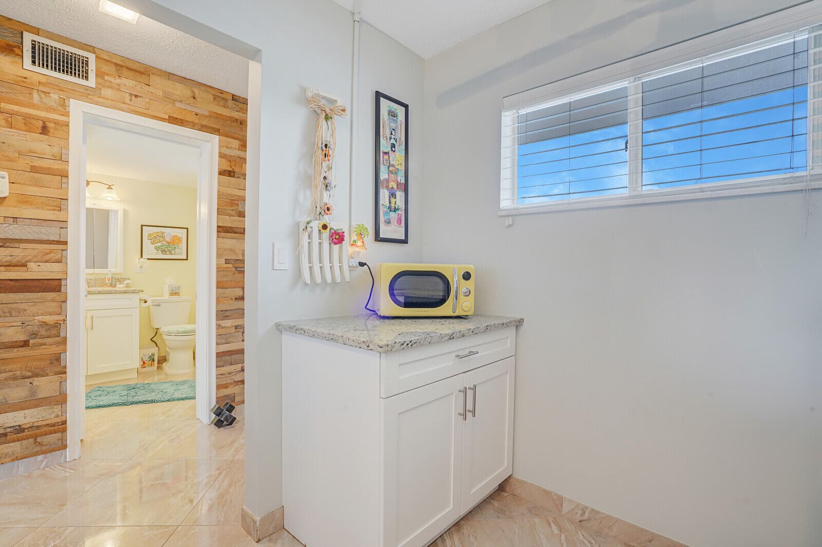 2724 N Garden Drive 302, Lake Worth, FL 33461 — photo 4 of 34