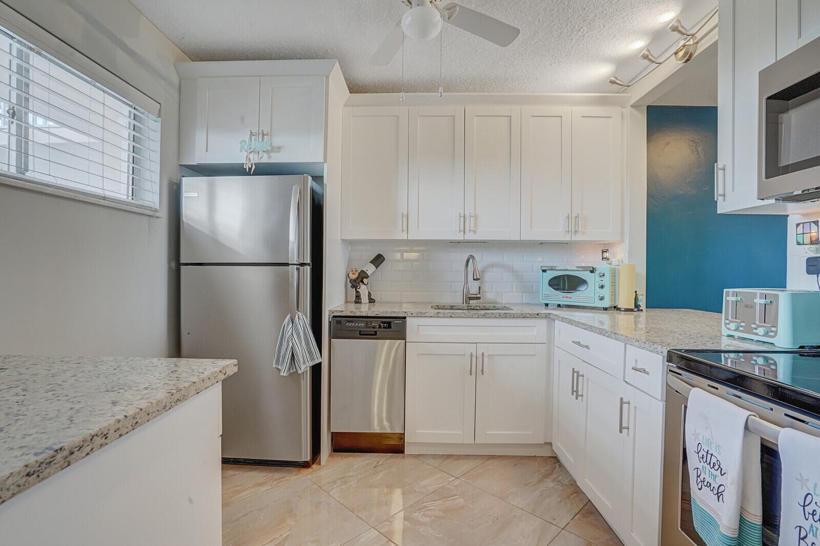 2724 N Garden Drive 302, Lake Worth, FL 33461 — photo 6 of 34