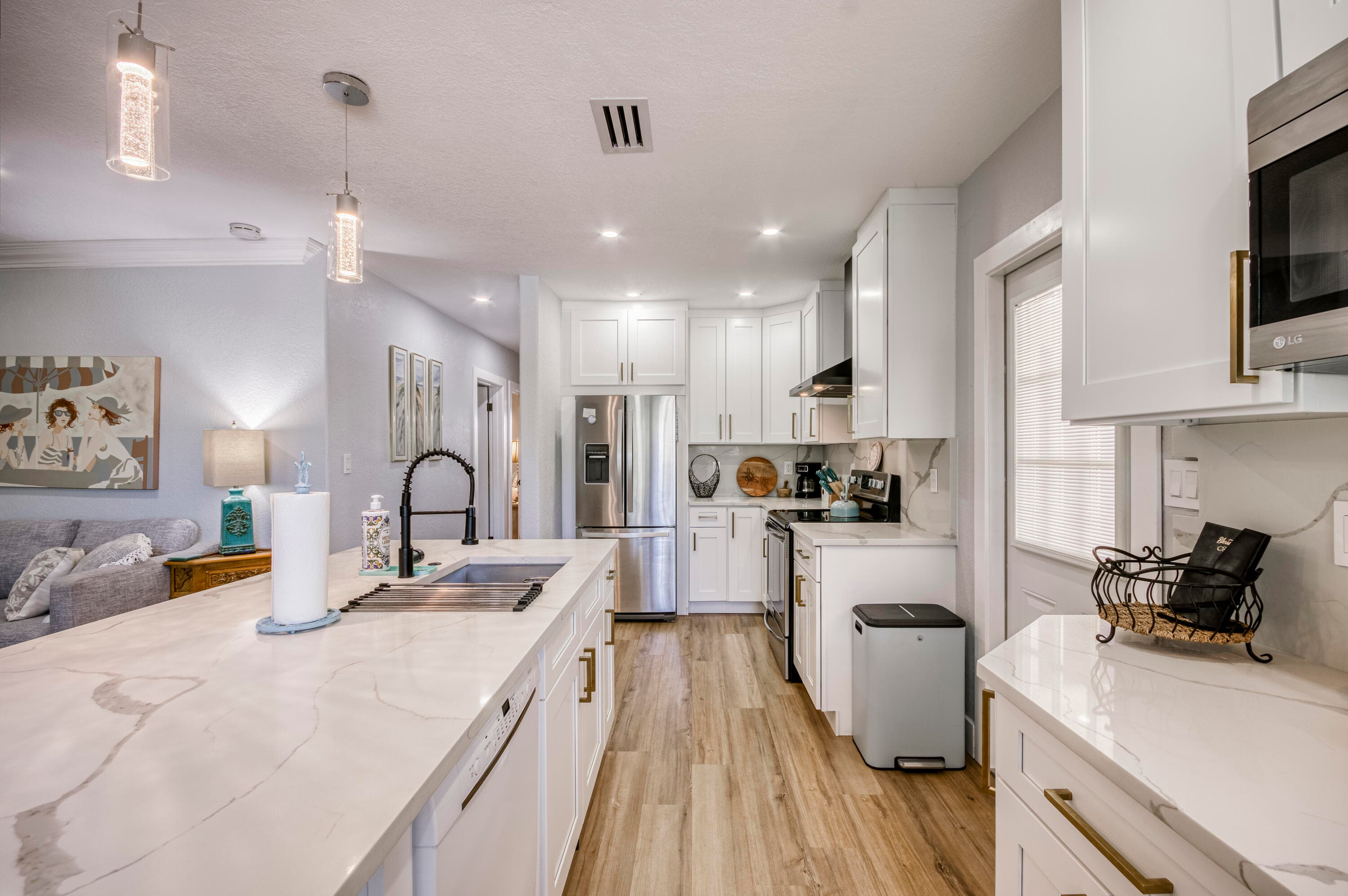 404 S Caloosahatchee Avenue, Jupiter, FL 33458 — photo 5 of 43