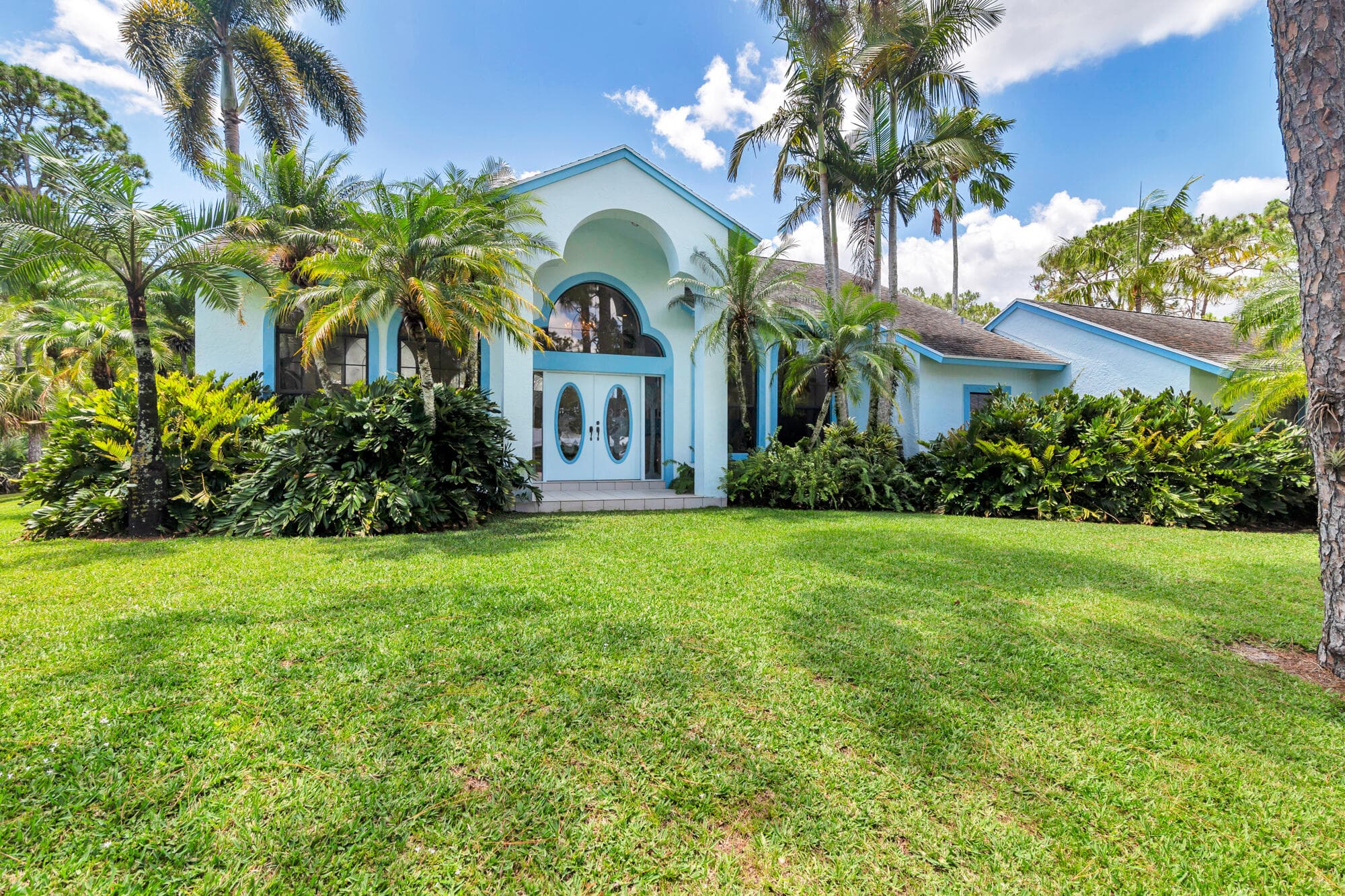 14677 Peace River Way, Palm Beach Gardens, FL 33418 — photo 2 of 33