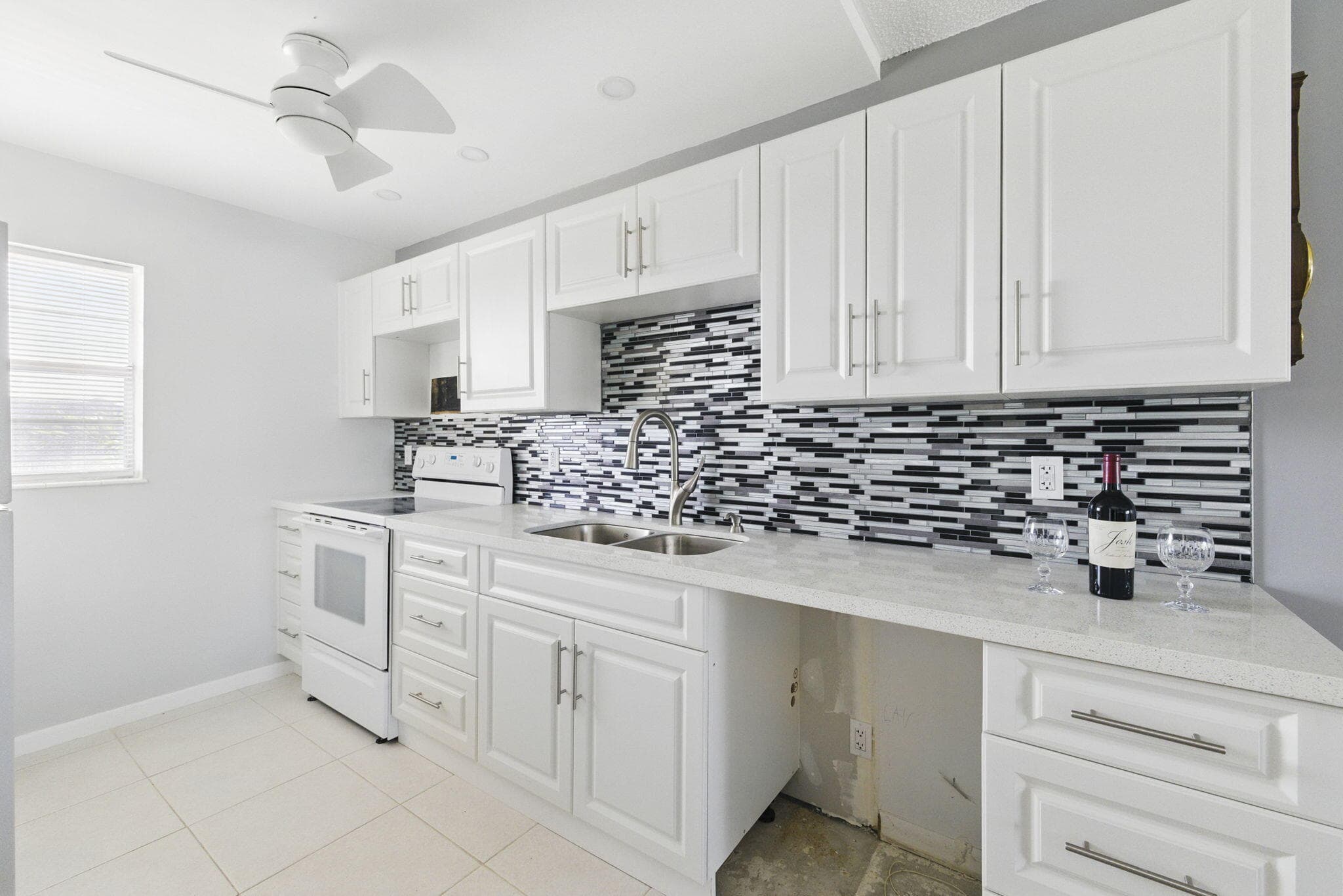 2951 NW 46th Avenue 407, Lauderdale Lakes, FL 33313 — photo 2 of 67