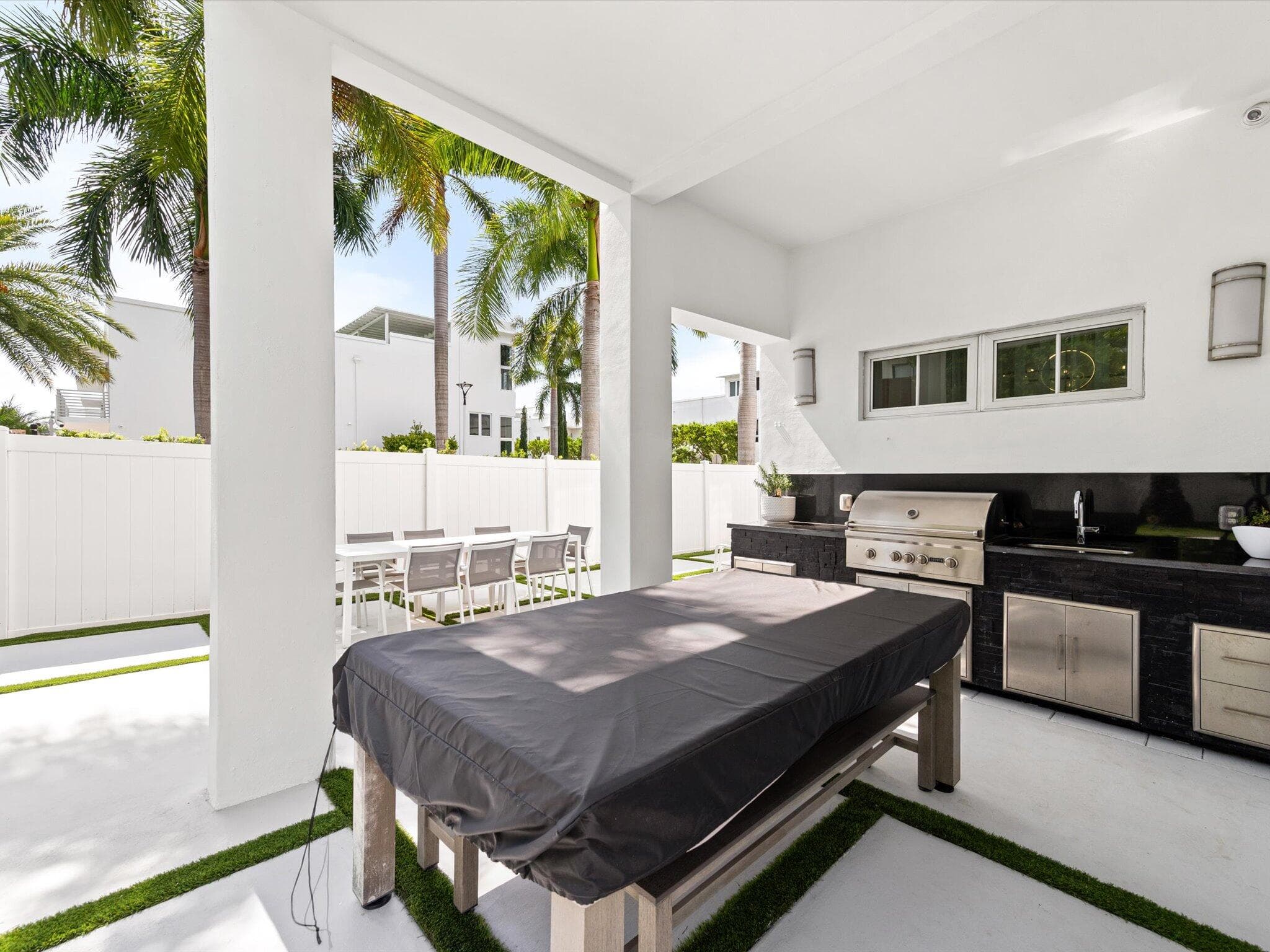 8405 NW 34th Drive, Doral, FL 33122 — photo 16 of 42