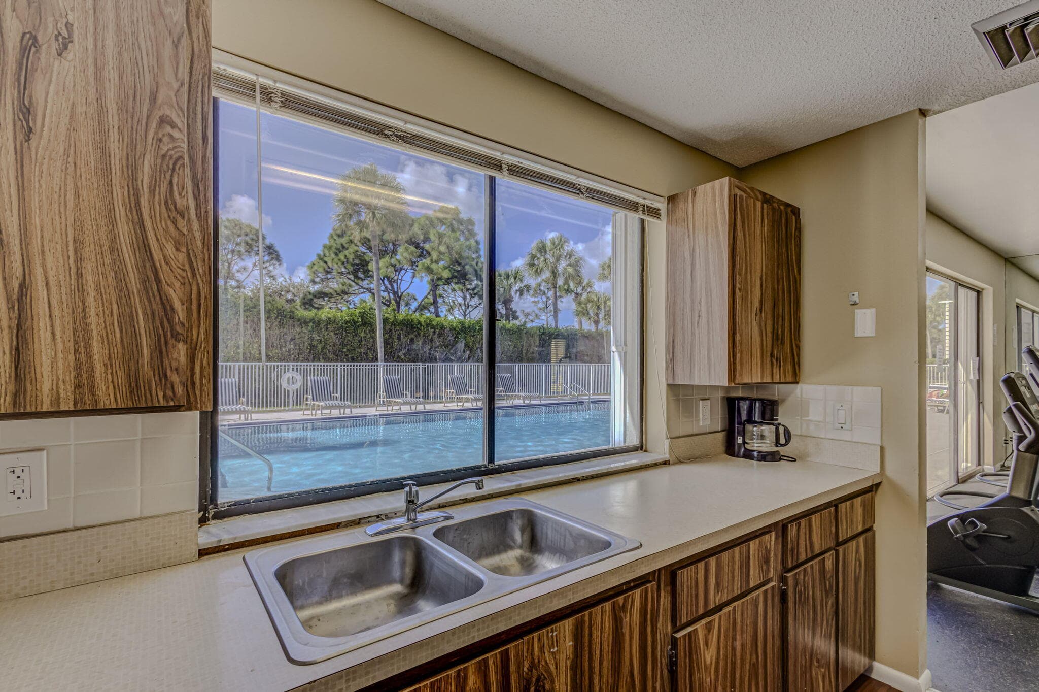 2741 Village Boulevard 104, West Palm Beach, FL 33409 — photo 27 of 37