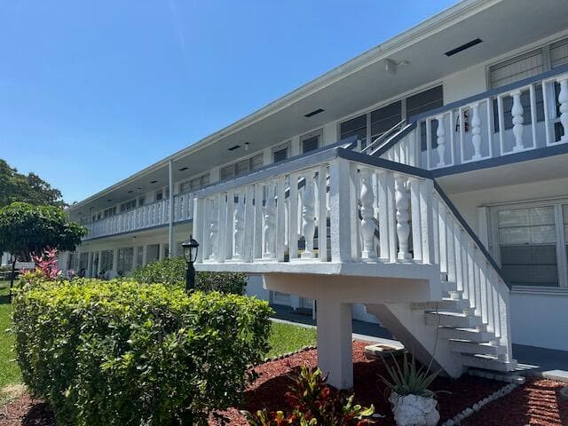98 E Kingswood E E, West Palm Beach, FL 33417 — photo 11 of 15