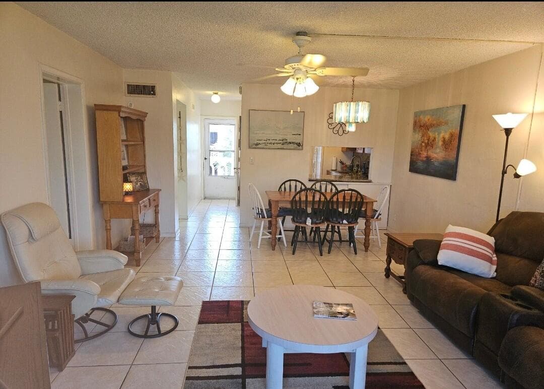 2581 N Garden 202 Drive N 202, Lake Worth, FL 33461 — photo 4 of 14