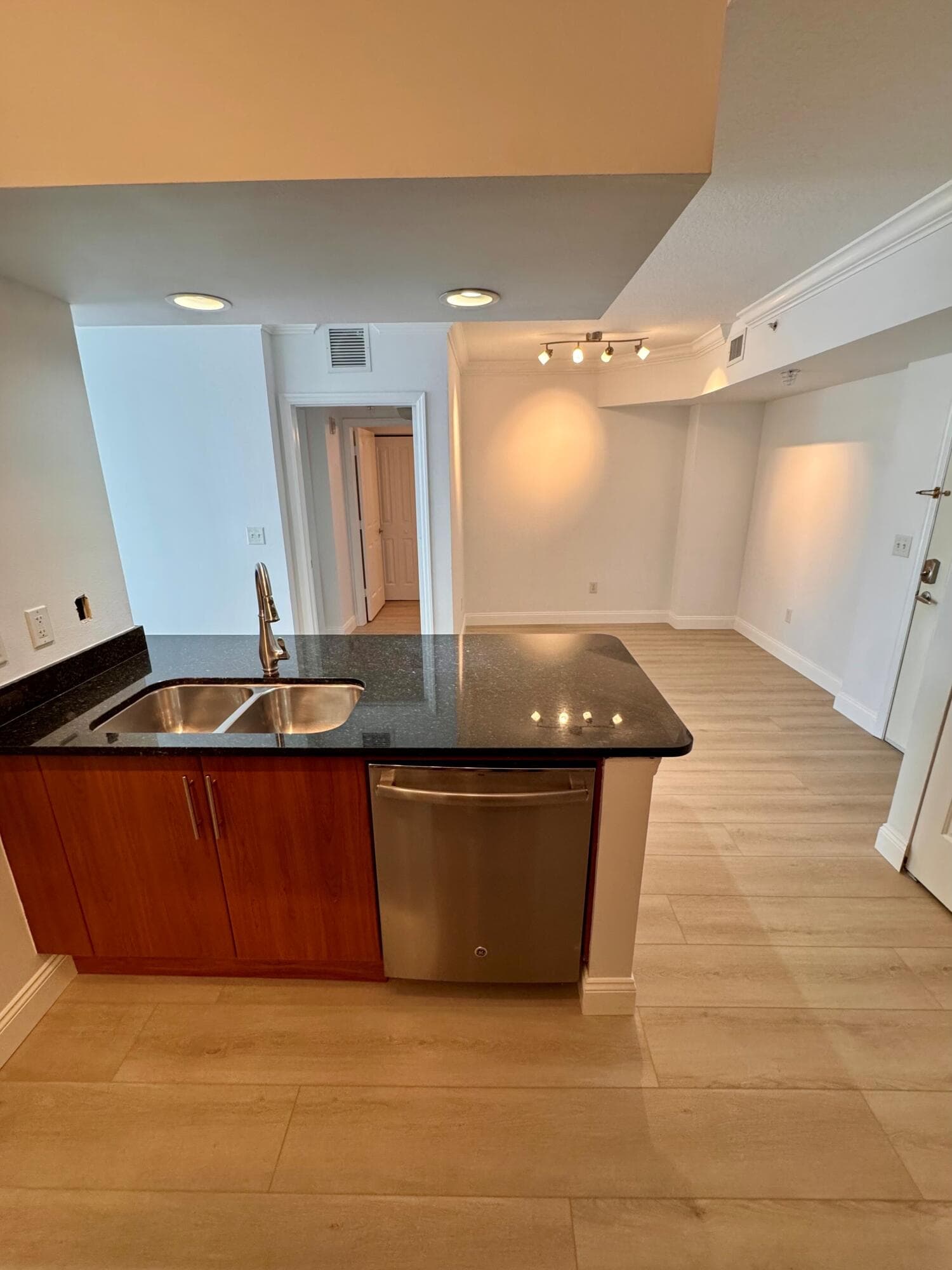 600 S Dixie Highway 533, West Palm Beach, FL 33401 — photo 8 of 29