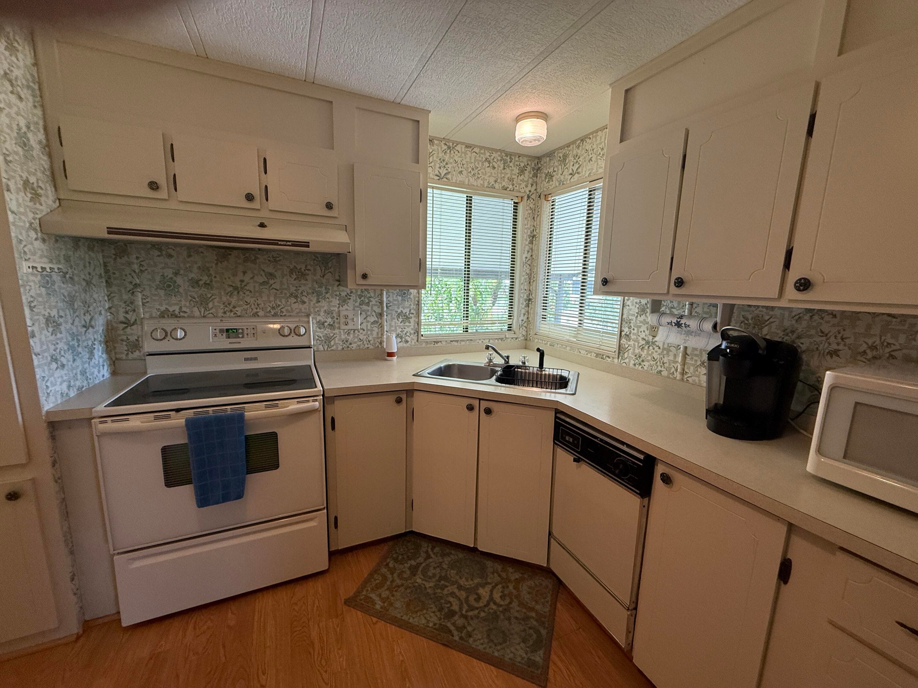 7818 SE Continental Drive, Hobe Sound, FL 33455 — photo 17 of 40