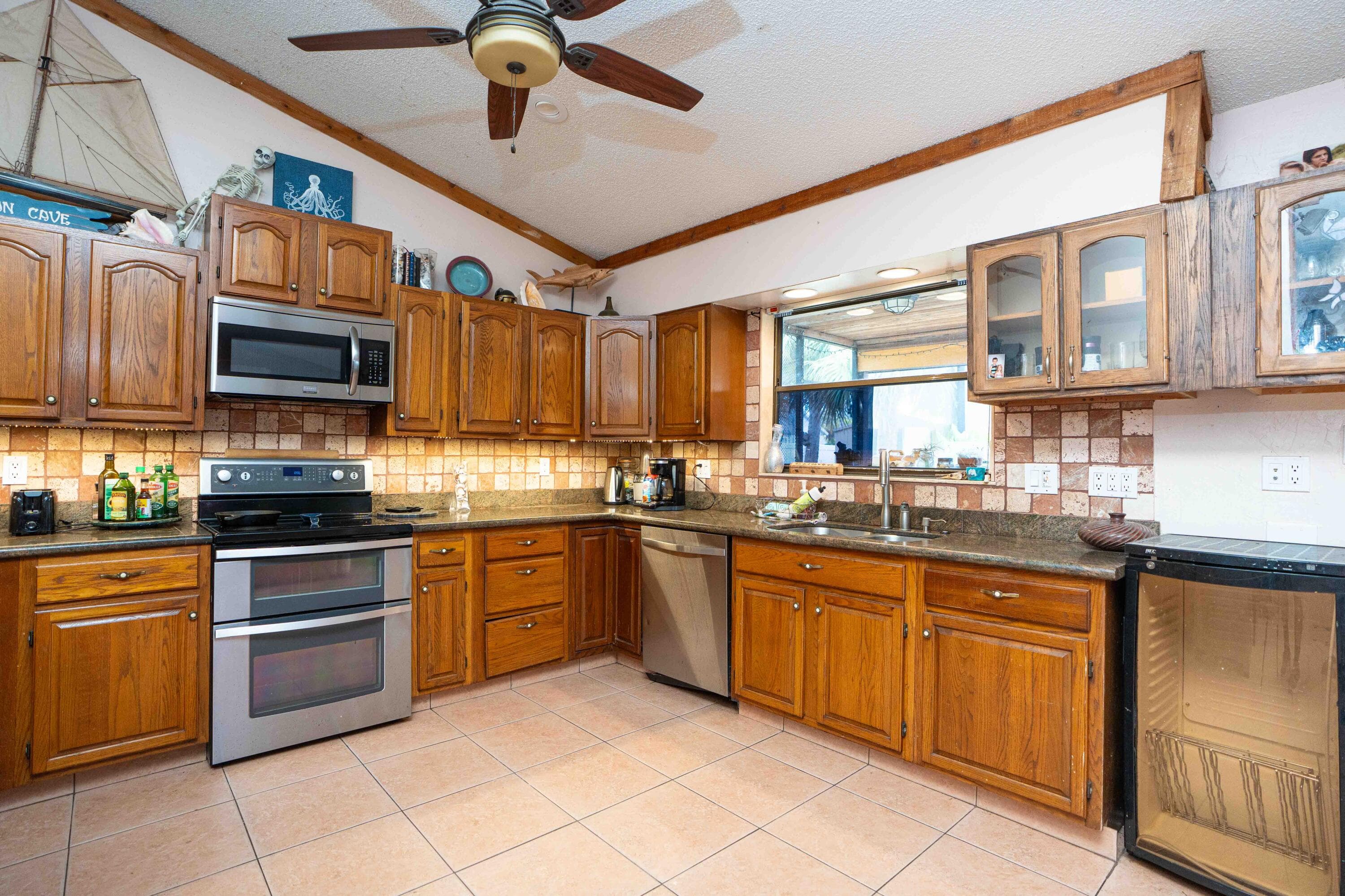 2573 SW Savona Boulevard, Port St. Lucie, FL 34953 — photo 6 of 24
