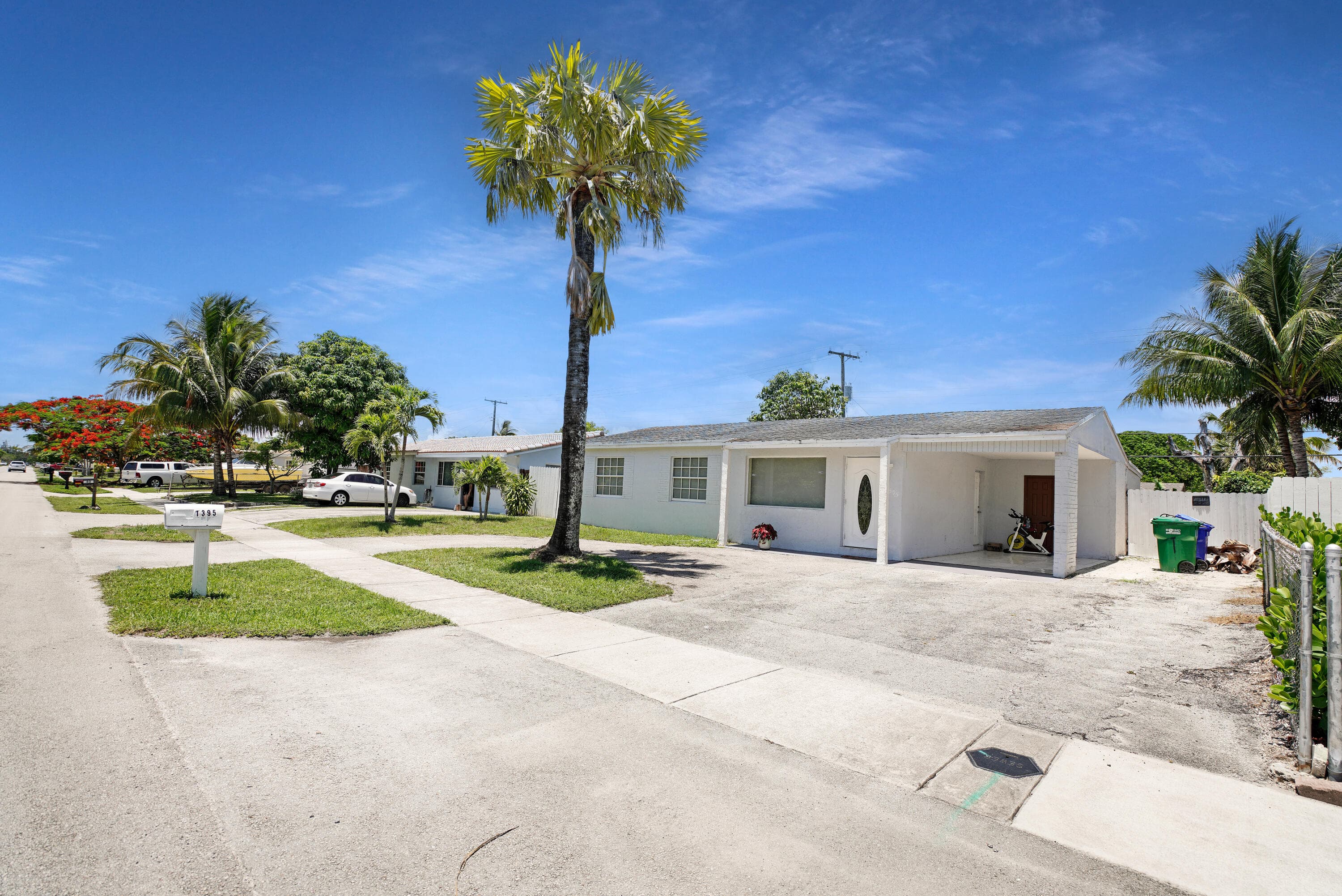 1395 SW 46 Th Avenue, Fort Lauderdale, FL 33317 — photo 7 of 36
