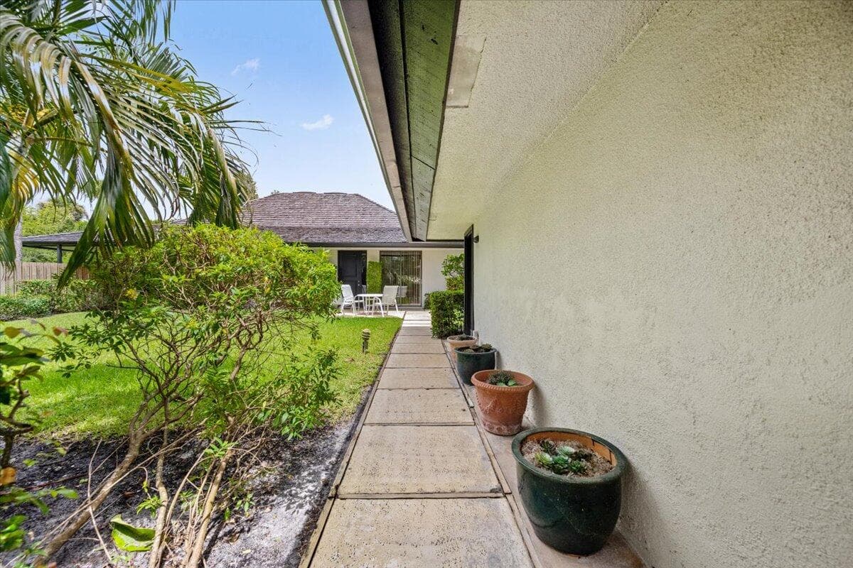 11876 Pebblewood Drive, Wellington, FL 33414 — photo 4 of 35