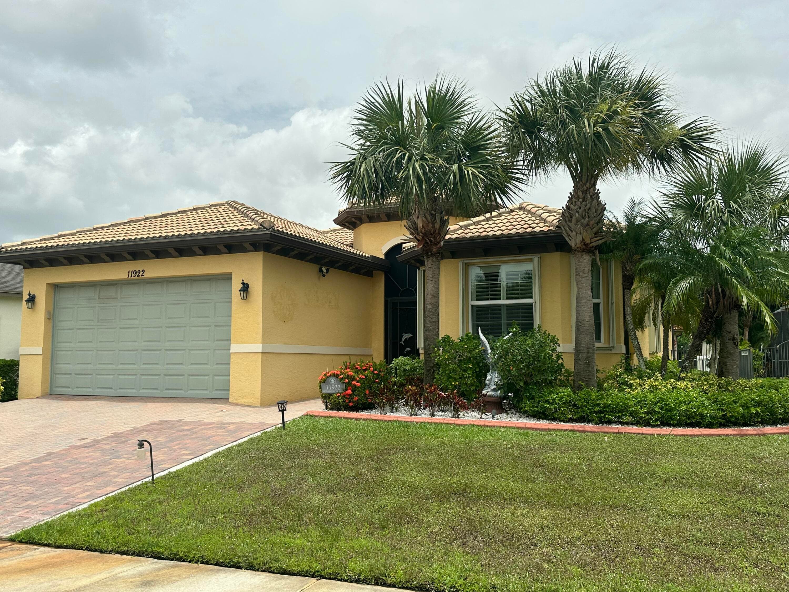 11922 SW Crestwood Circle, Port St. Lucie, FL 34987 — photo 1 of 44