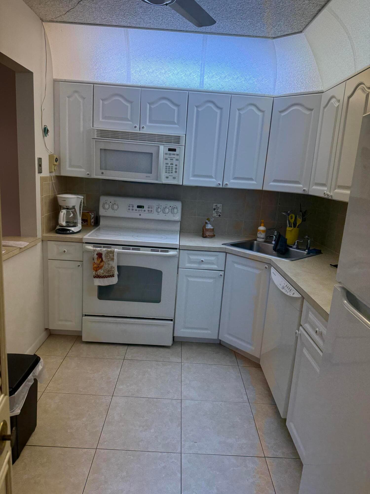 133 Lake Pine Circle B-1, Greenacres, FL 33463 — photo 2 of 8