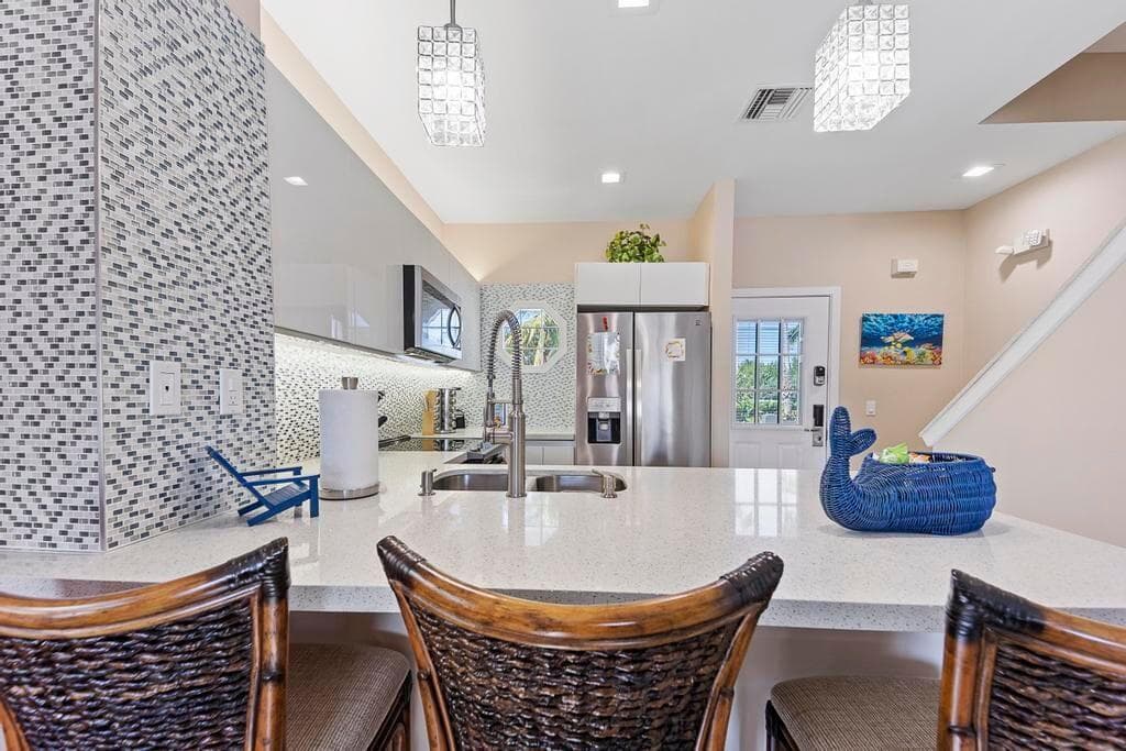 7031 Harbor Village Drive 7031, Duck Key, FL 33050 — photo 29 of 52