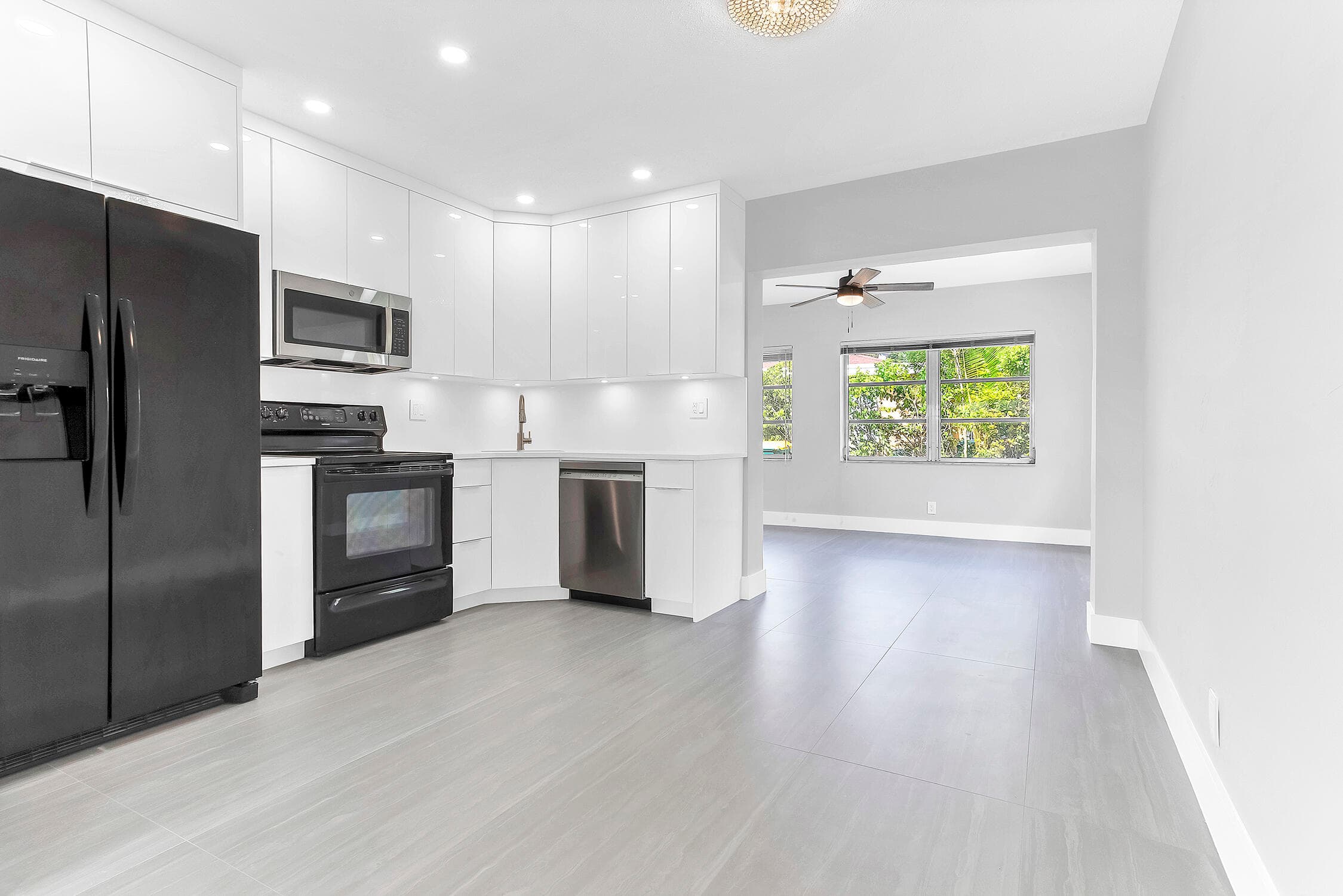 7609 NW 70 Avenue, Tamarac, FL 33321 — photo 6 of 28