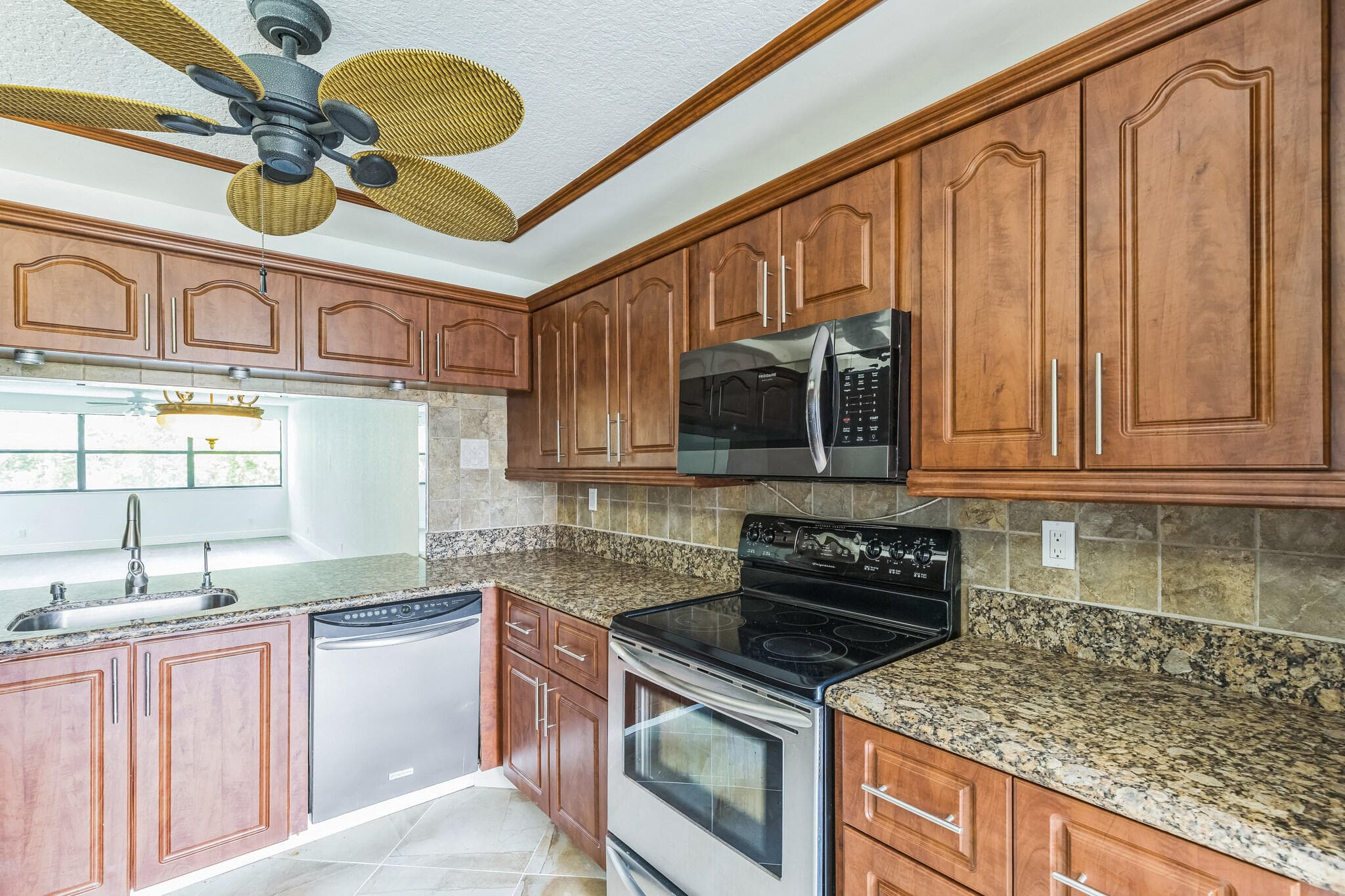 2704 NW 104th Avenue 401, Sunrise, FL 33322 — photo 8 of 37
