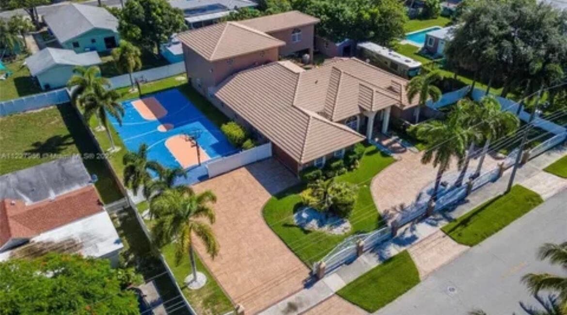 423 NE 3rd Street, Pompano Beach, FL 33060 — photo 4 of 33