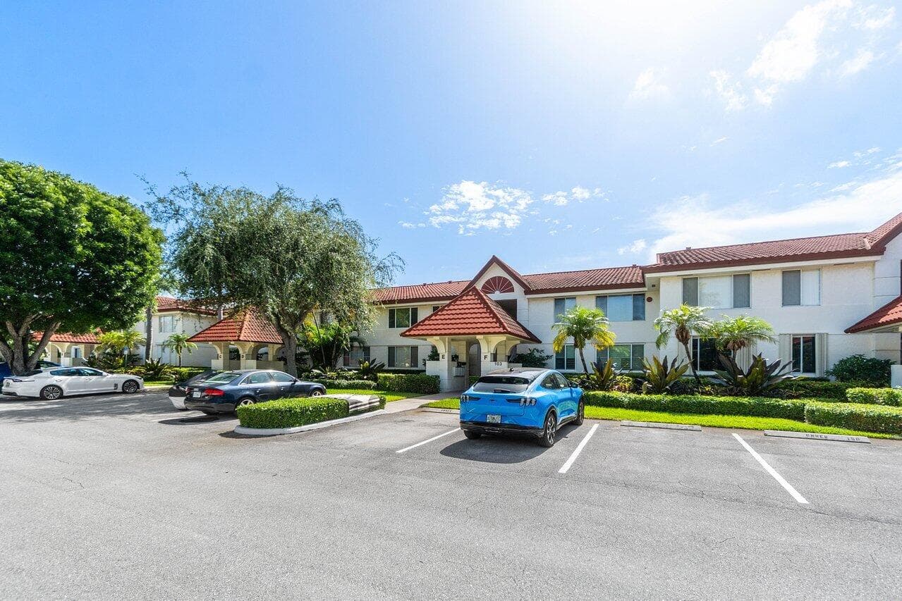 103 Half Moon Circle E2, Hypoluxo, FL 33462 — photo 25 of 43