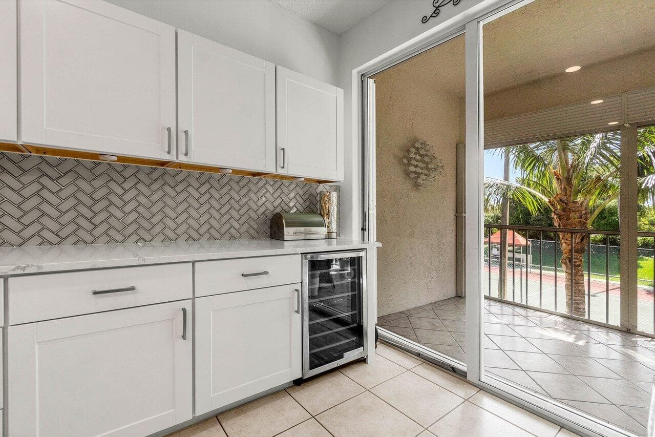 103 Half Moon Circle E2, Hypoluxo, FL 33462 — photo 12 of 43