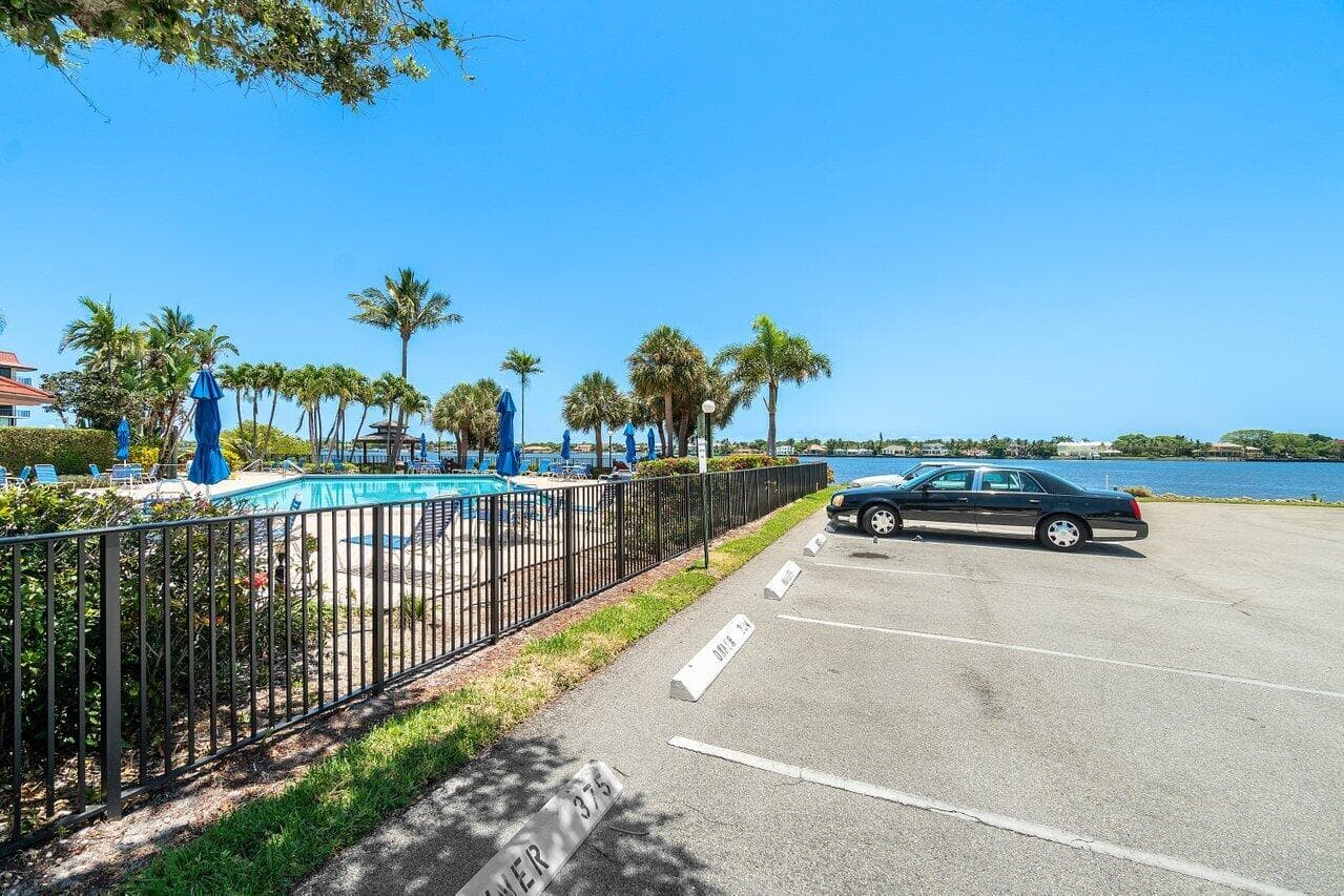 103 Half Moon Circle E2, Hypoluxo, FL 33462 — photo 36 of 43