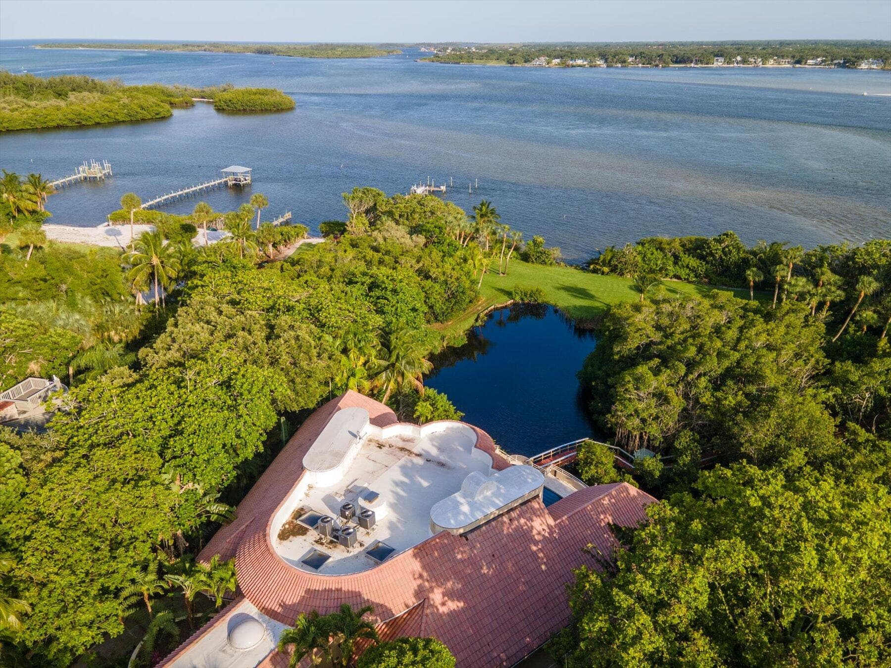 49 W High Point Road, Sewalls Point, FL 34996 — photo 8 of 99