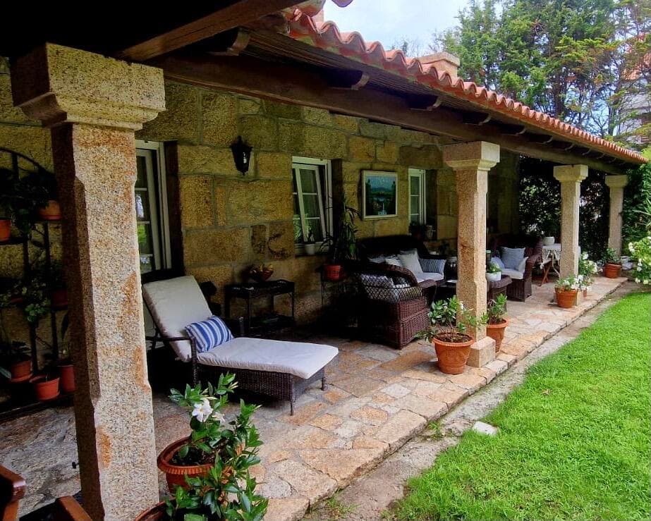 39 RúA Sineiro, O Grove, Spain — photo 26 of 54