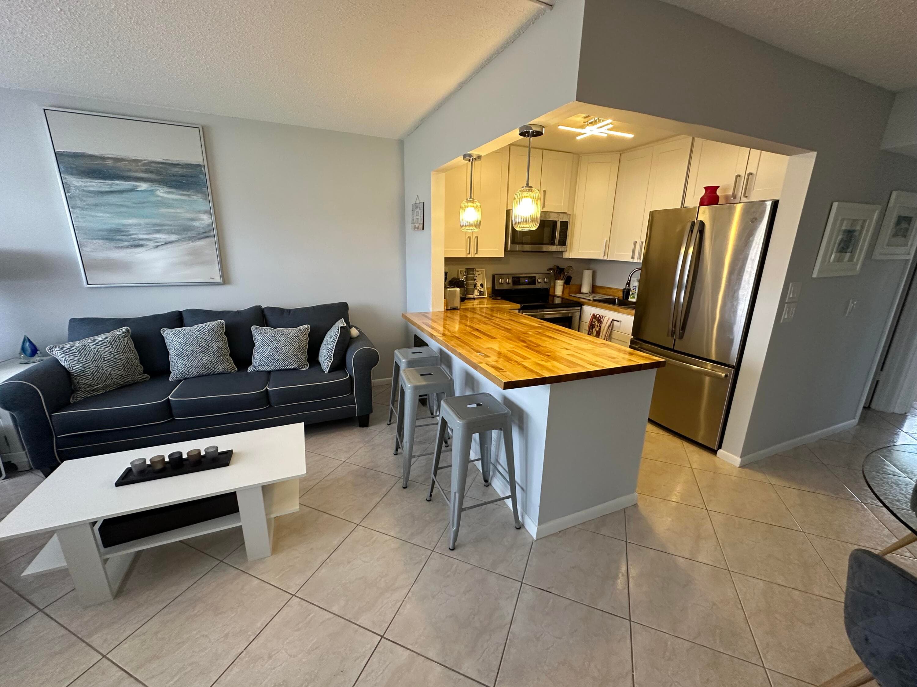 3 Berkshire A, West Palm Beach, FL 33417 — photo 4 of 17