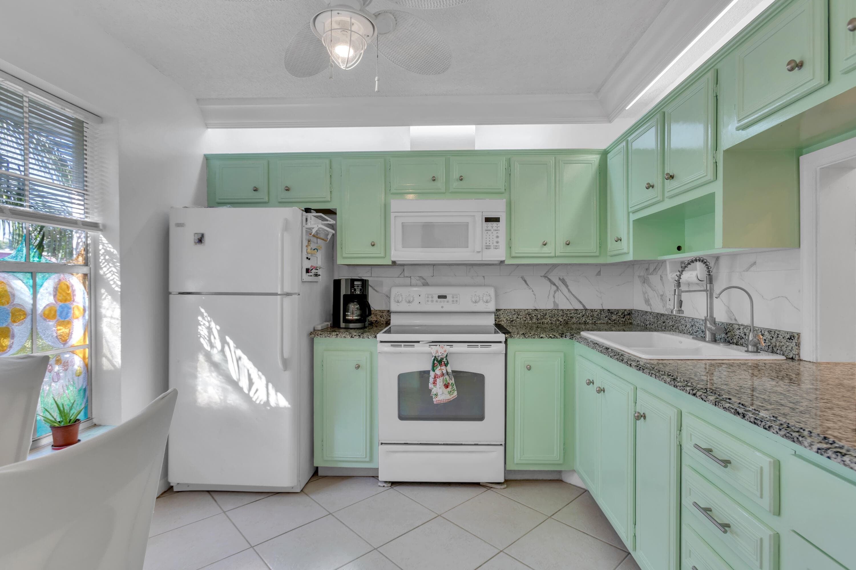 857 Worcester B Lane B, Lake Worth, FL 33467 — photo 12 of 40