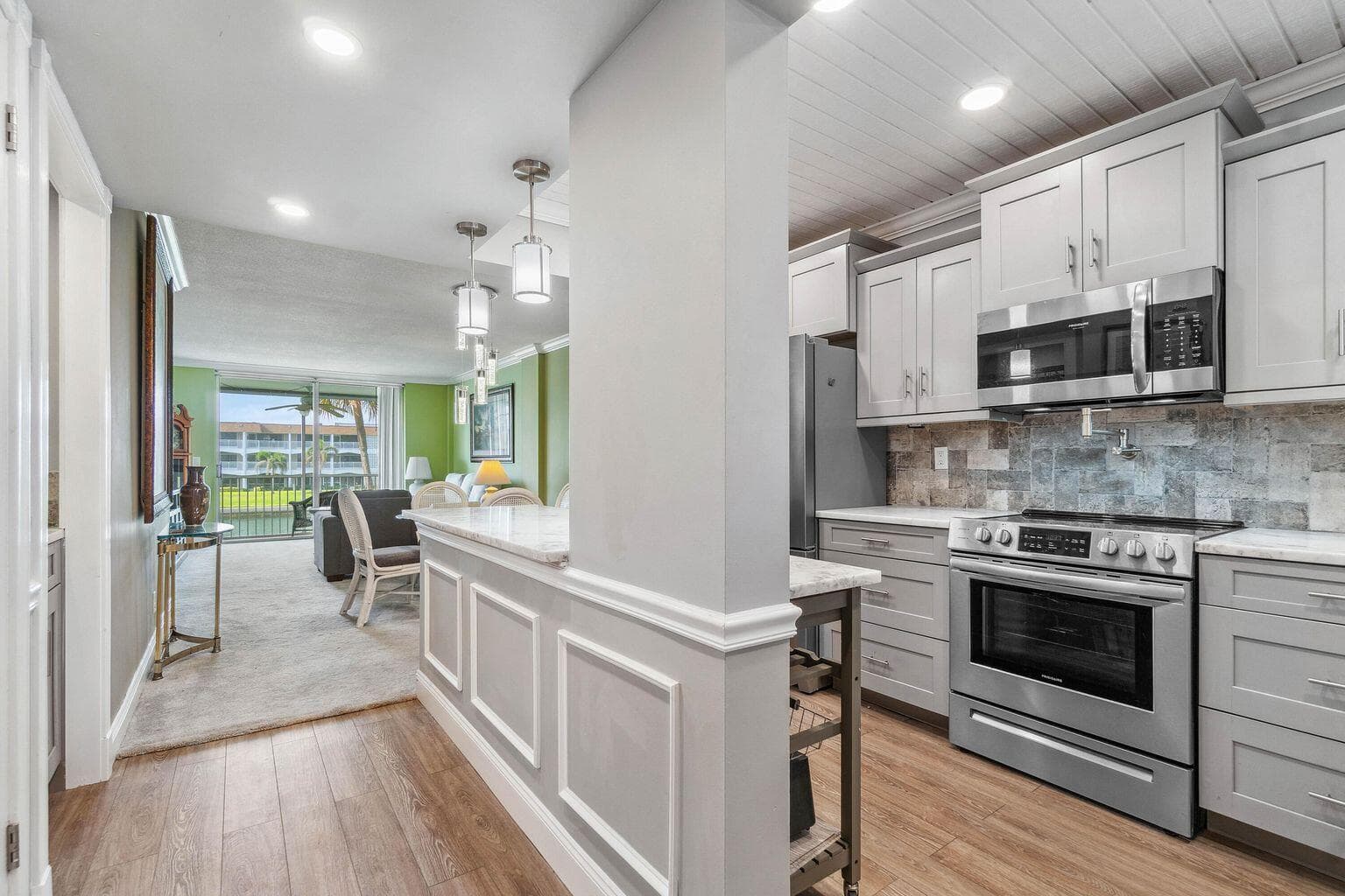 100 Paradise Harbour Boulevard 208, North Palm Beach, FL 33408 — photo 3 of 30