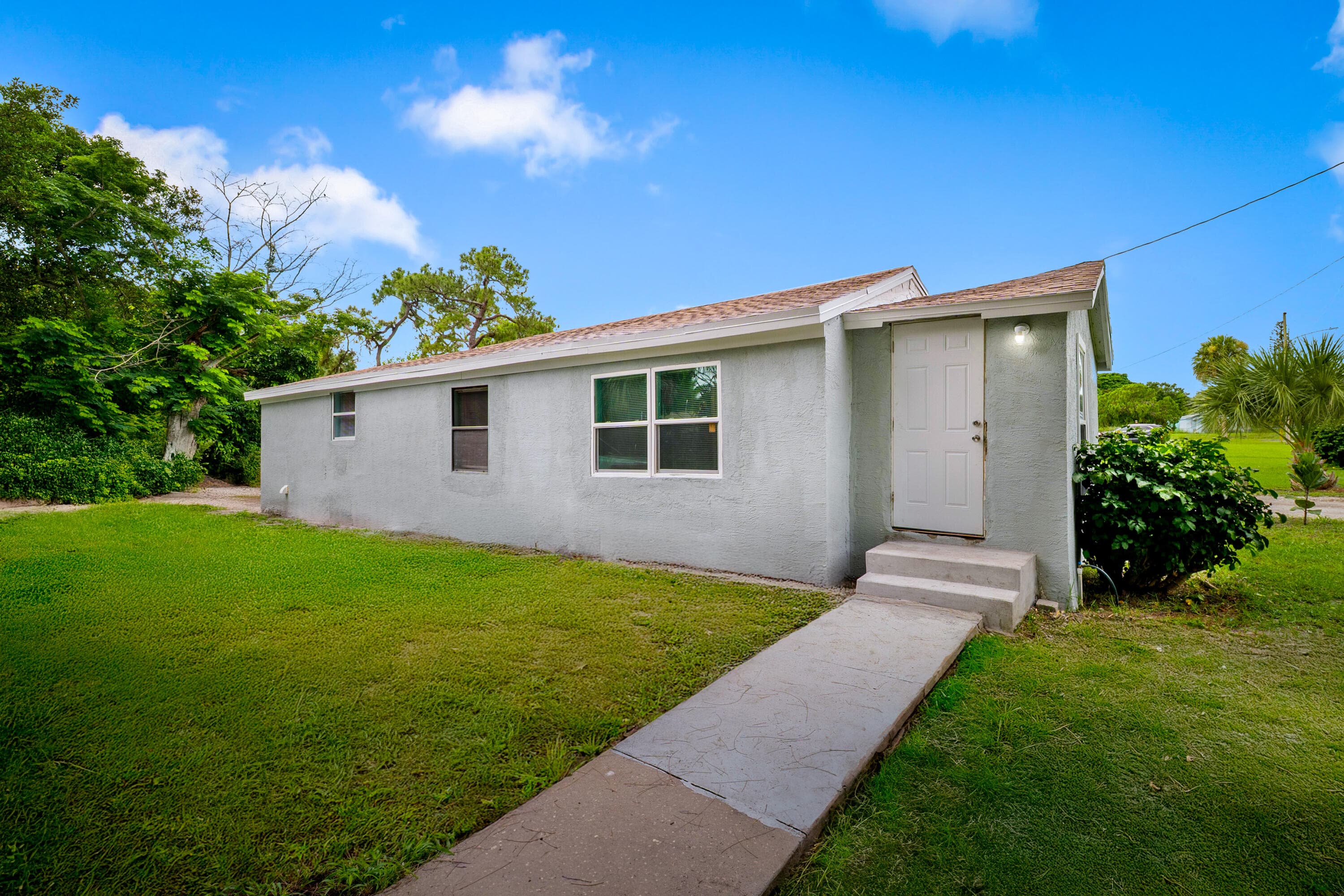 428 N 22nd Street, Fort Pierce, FL 34950 — photo 3 of 17