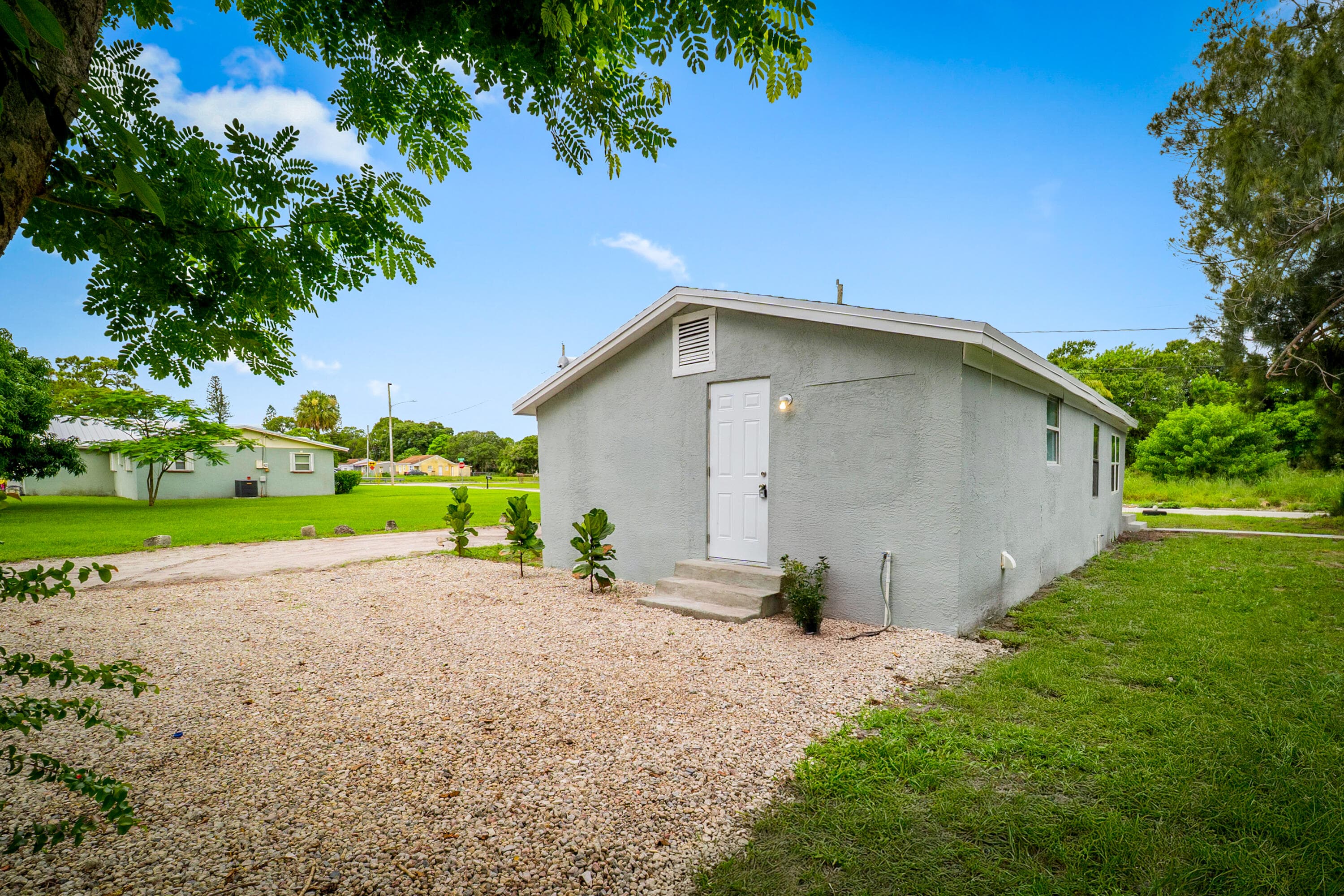 428 N 22nd Street, Fort Pierce, FL 34950 — photo 4 of 17