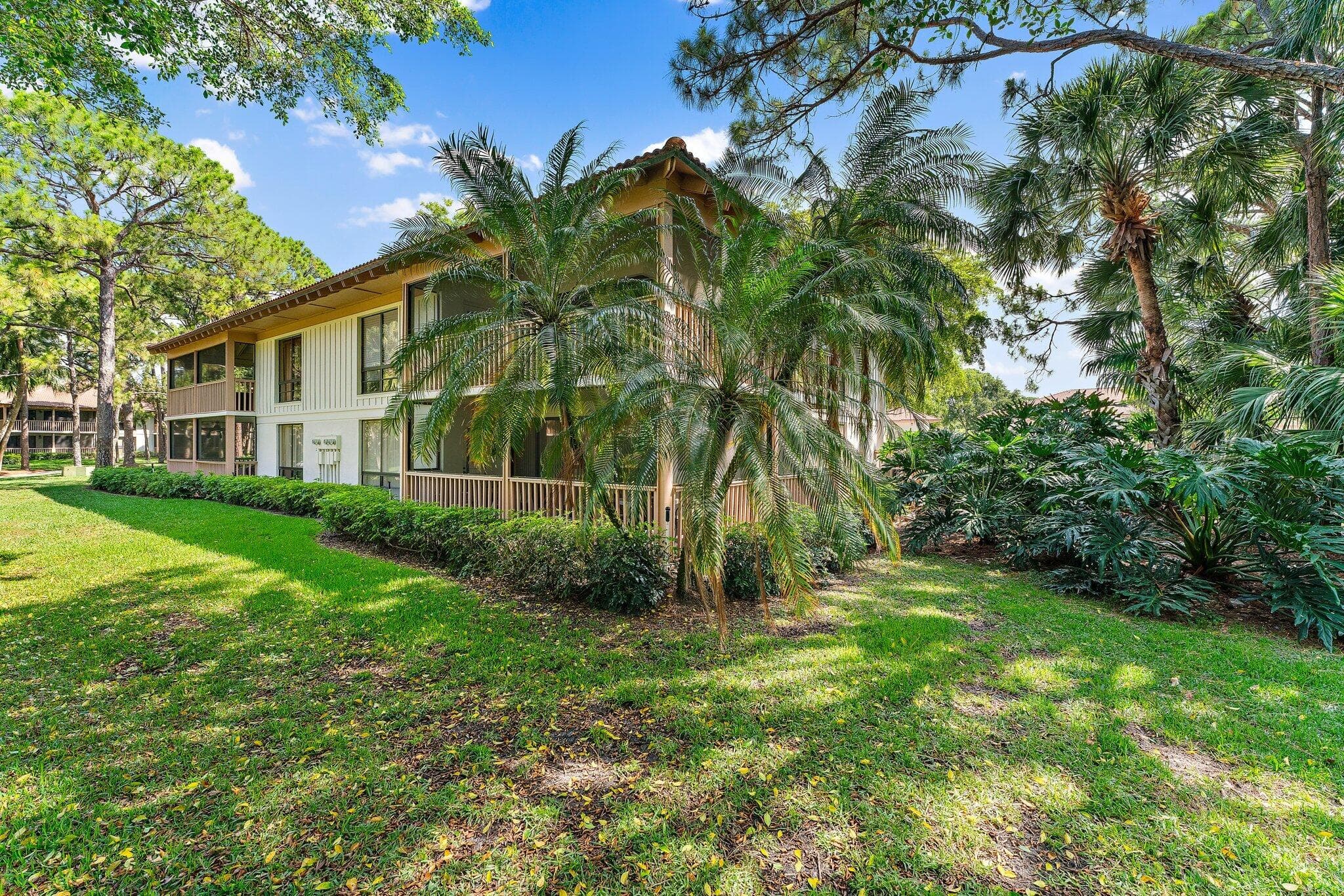 527 Brackenwood Place, Palm Beach Gardens, FL 33418 — photo 29 of 35